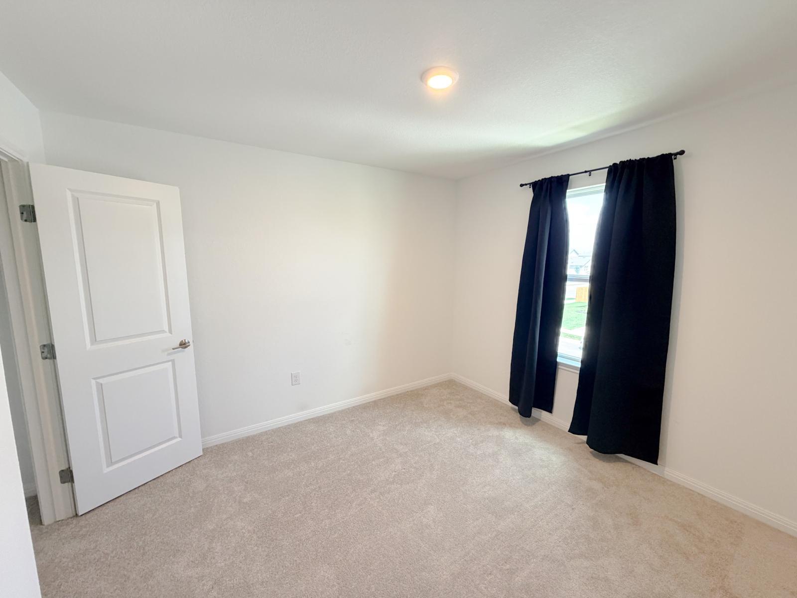 5904 Jennifer Pasture Path Property Photo 4