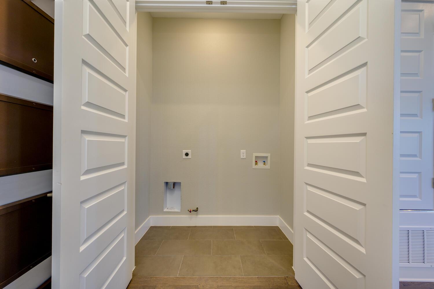 4325 Jackson Ave #2105 Property Photo 33