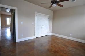 203 Railroad St 2 E Property Photo 4