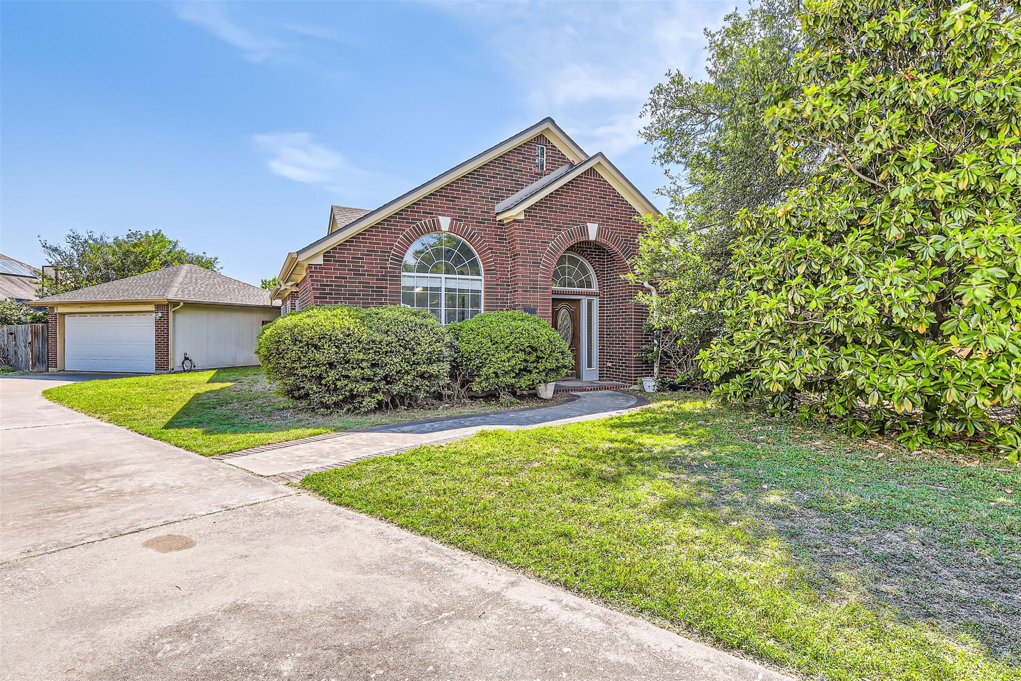 103 Savin Rise Ct Property Photo