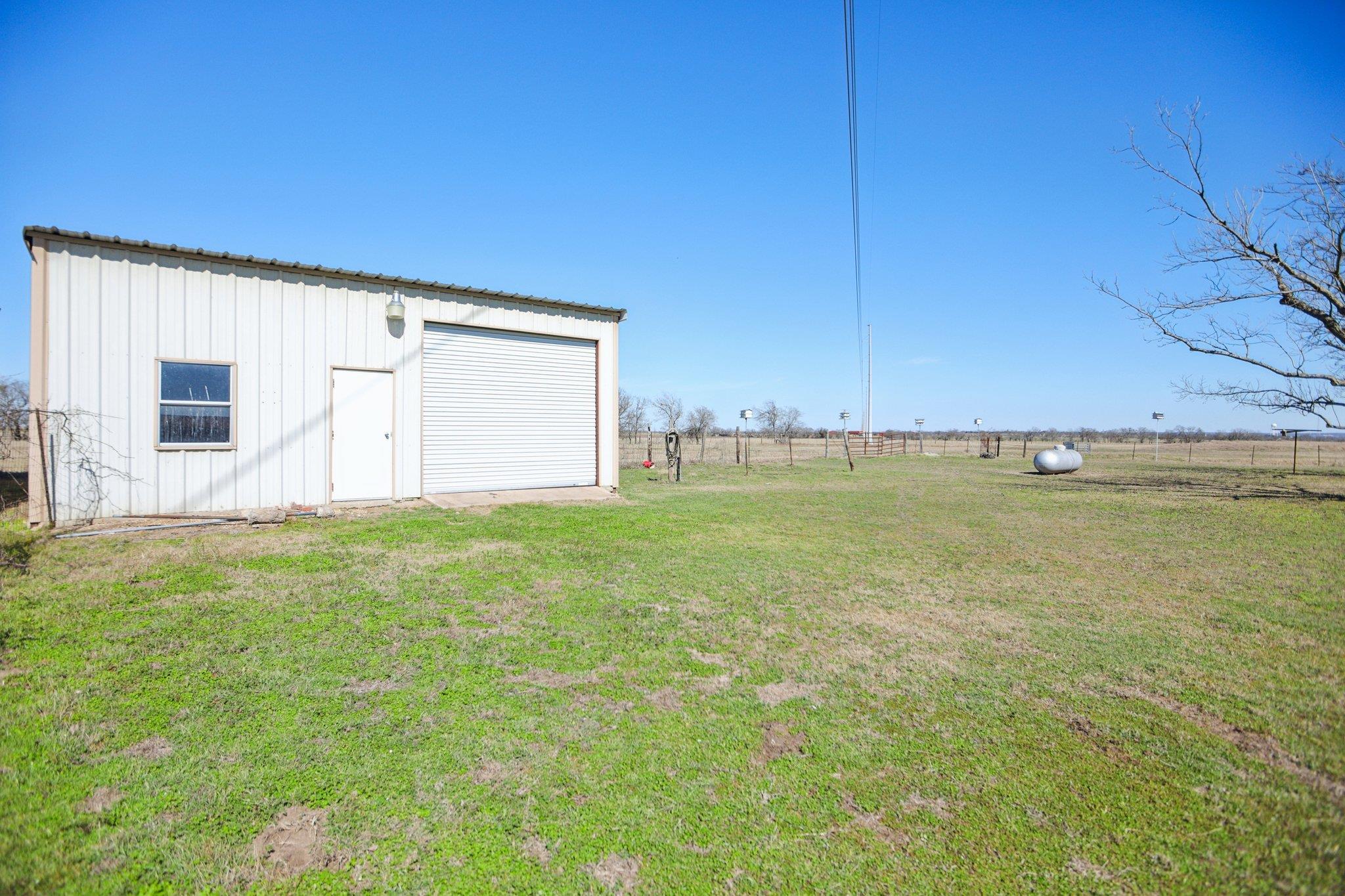 600 Private Road 926 Rd Property Photo 22