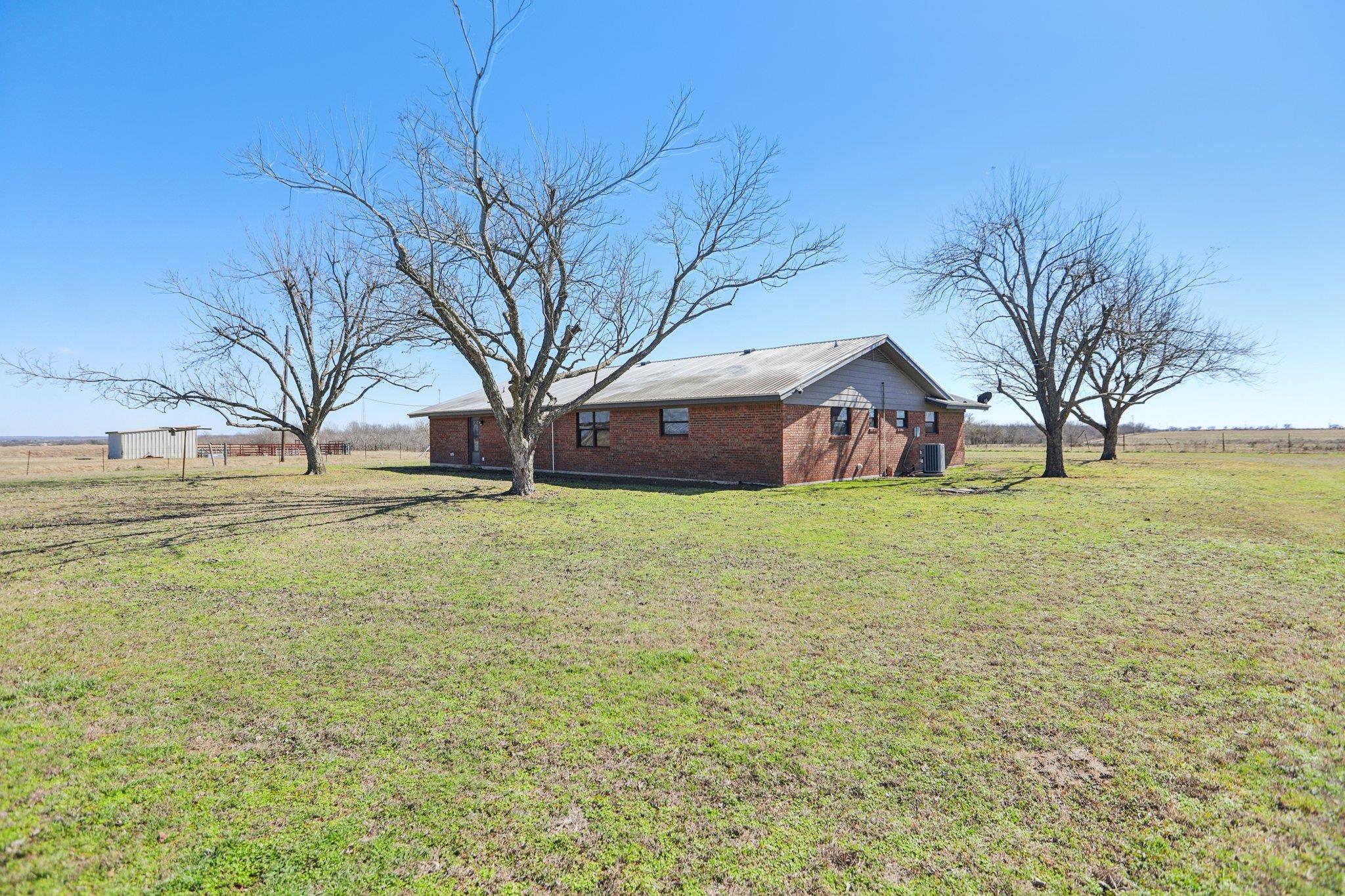 600 Private Road 926 Rd Property Photo 25