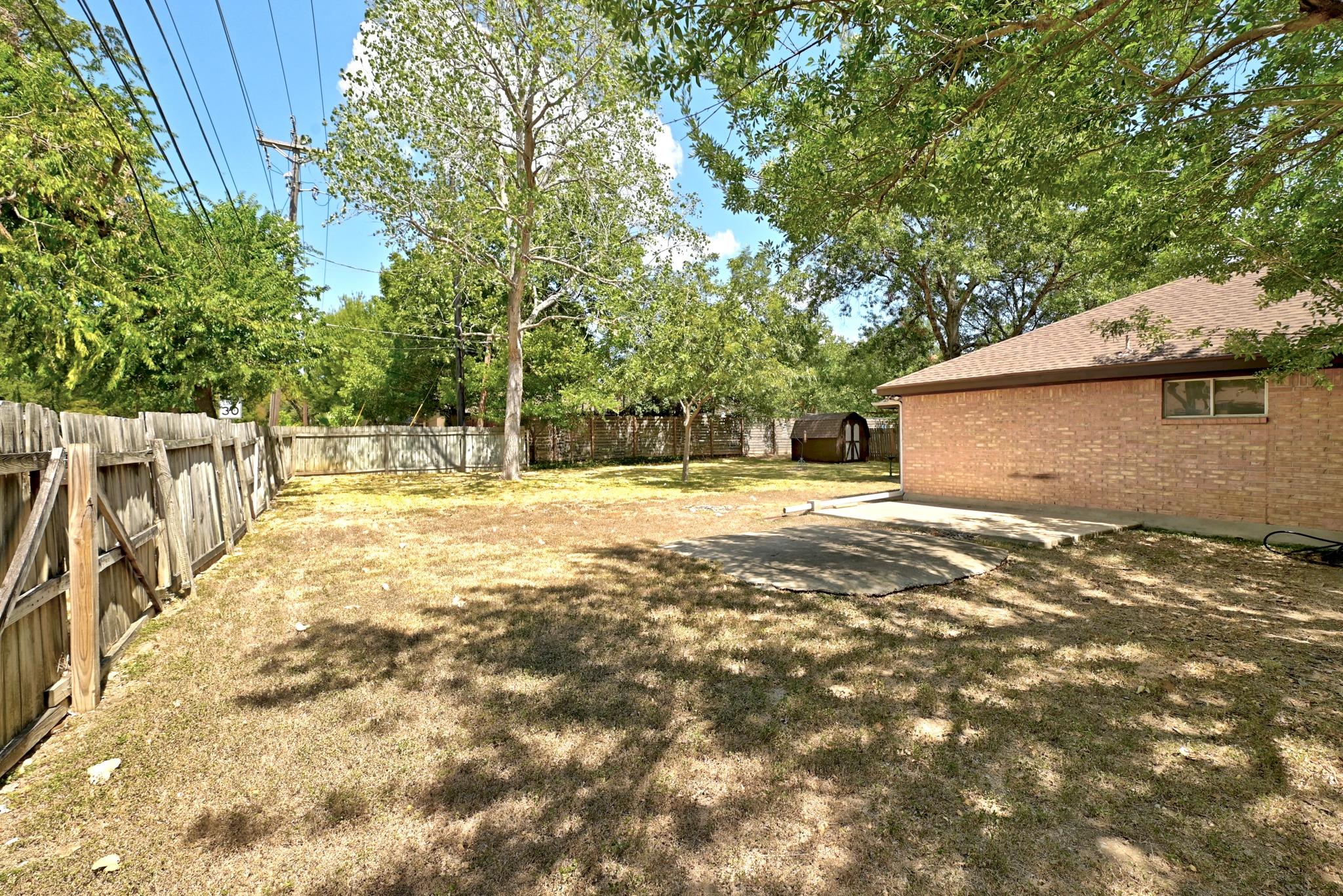 1701 E 19th St Property Photo 36