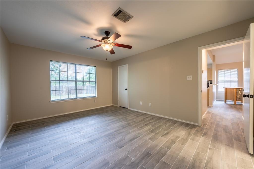 1607 Greening Way Property Photo 3