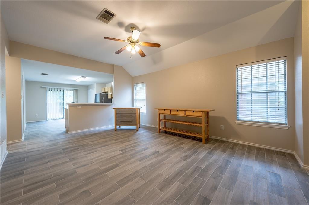 1607 Greening Way Property Photo 4