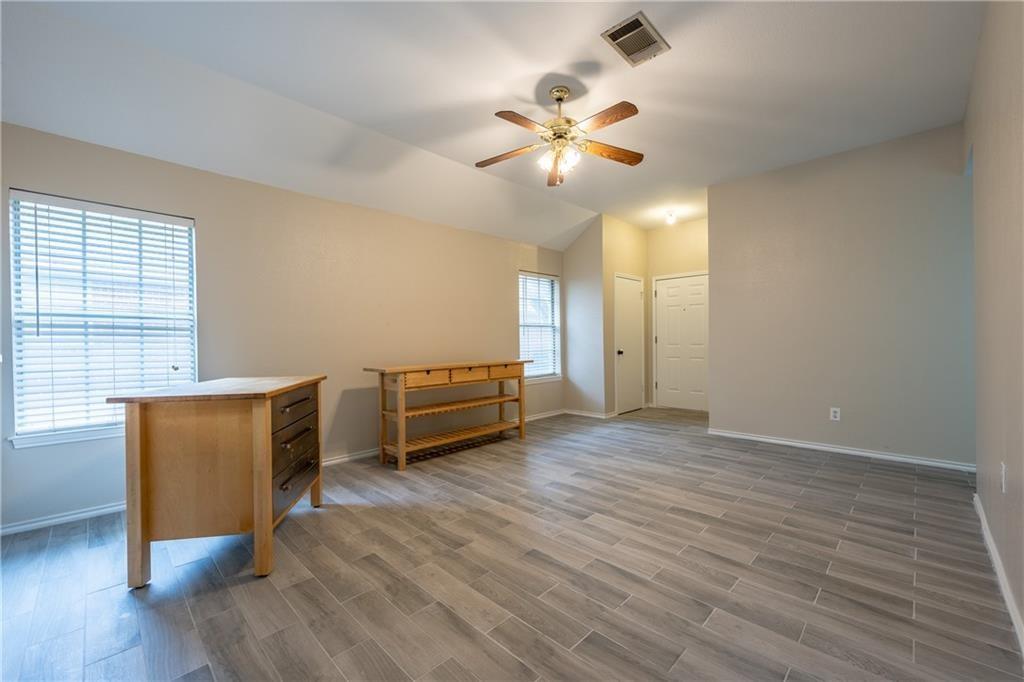 1607 Greening Way Property Photo 5