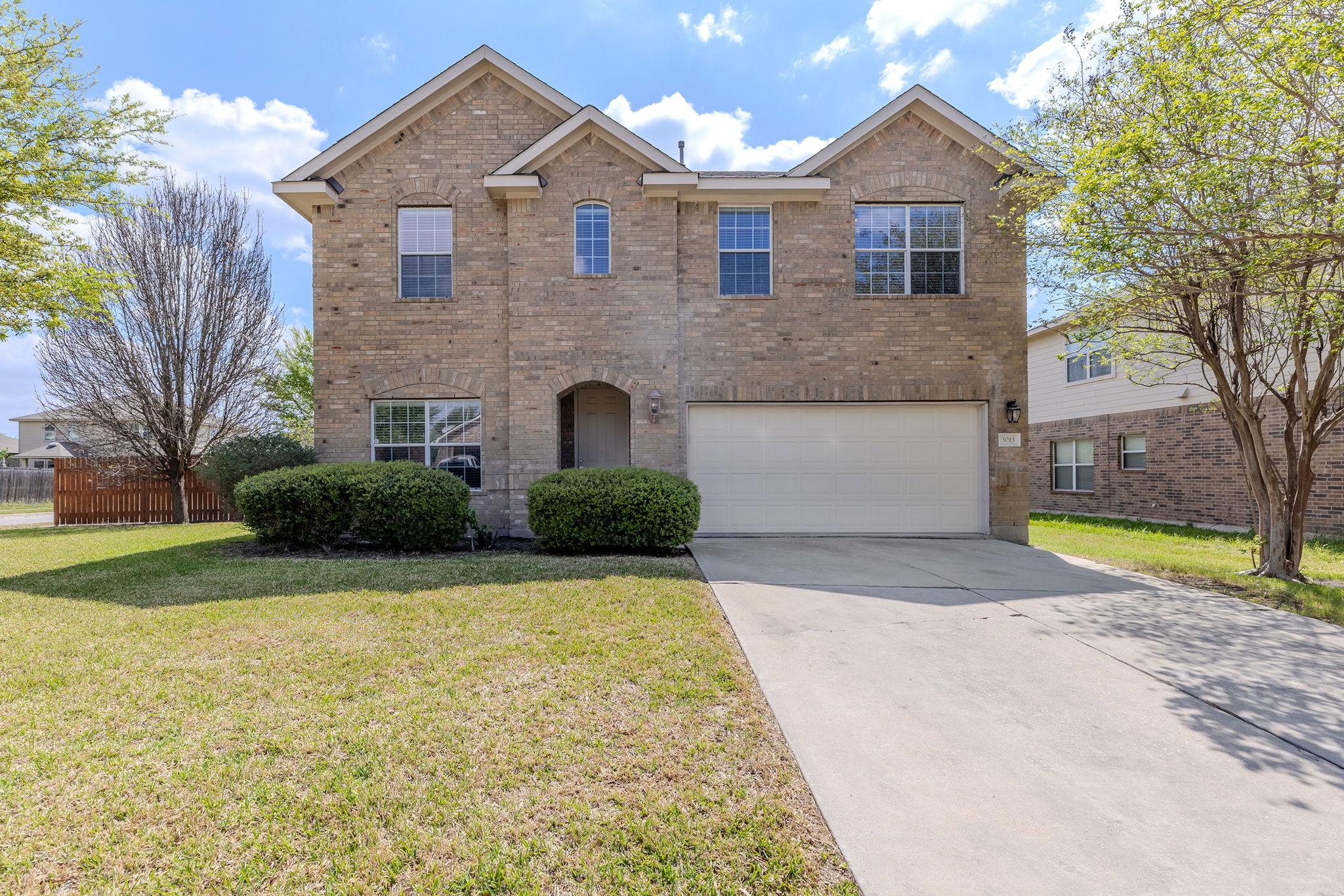 3013 Hawks Swoop Trl Property Photo 1