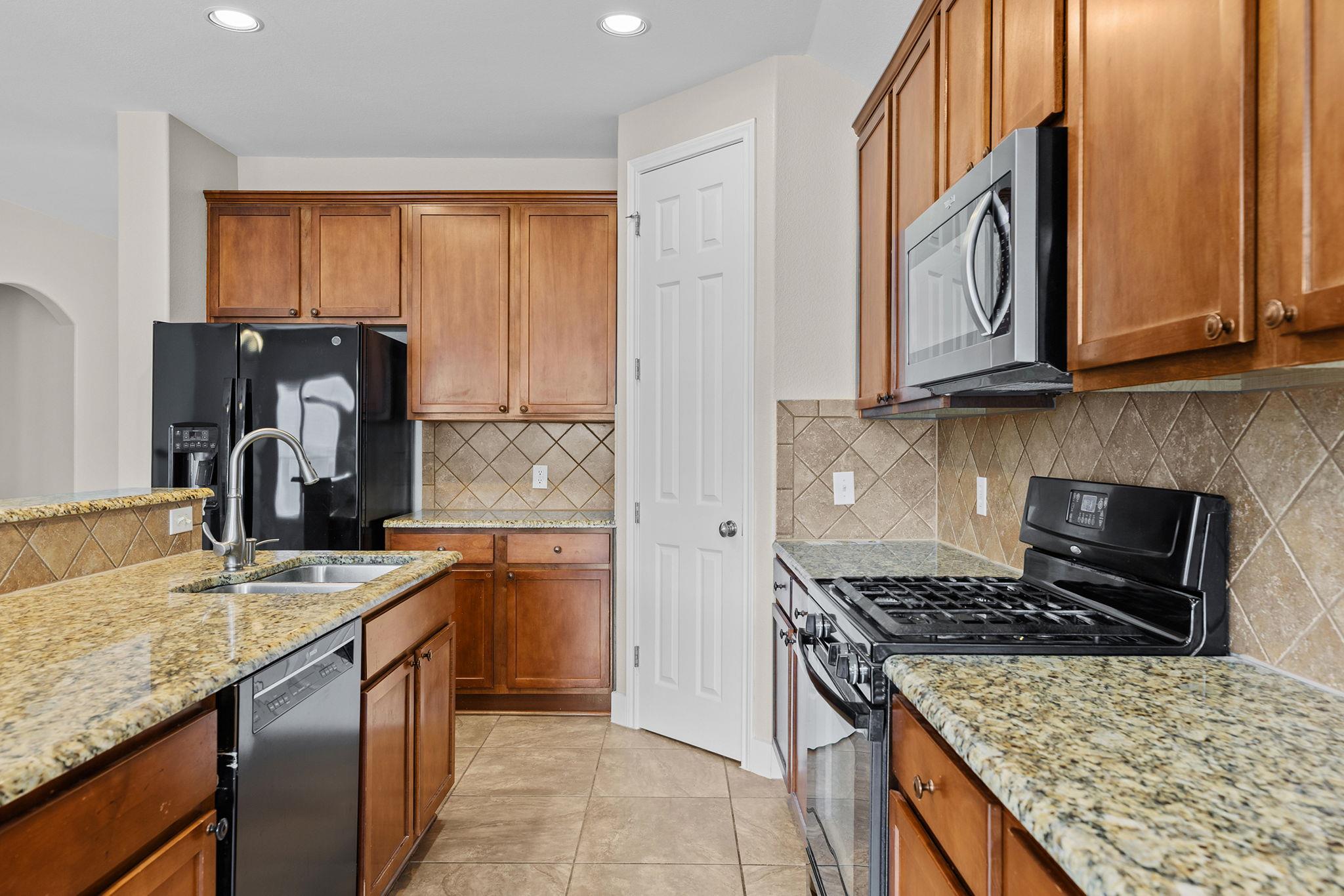 3013 Hawks Swoop Trl Property Photo 18