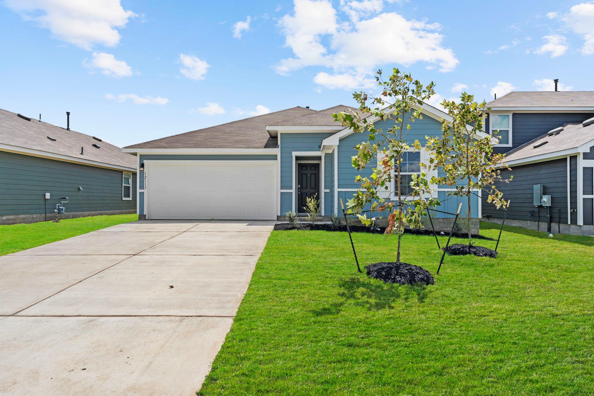 12117 Horseshoe Field Bnd Property Photo 1