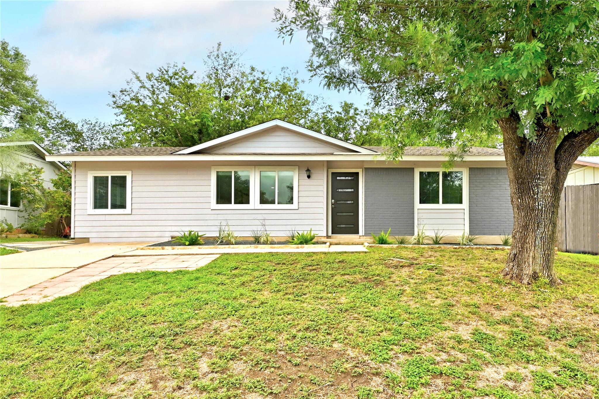707 Great Britain Blvd Property Photo 1