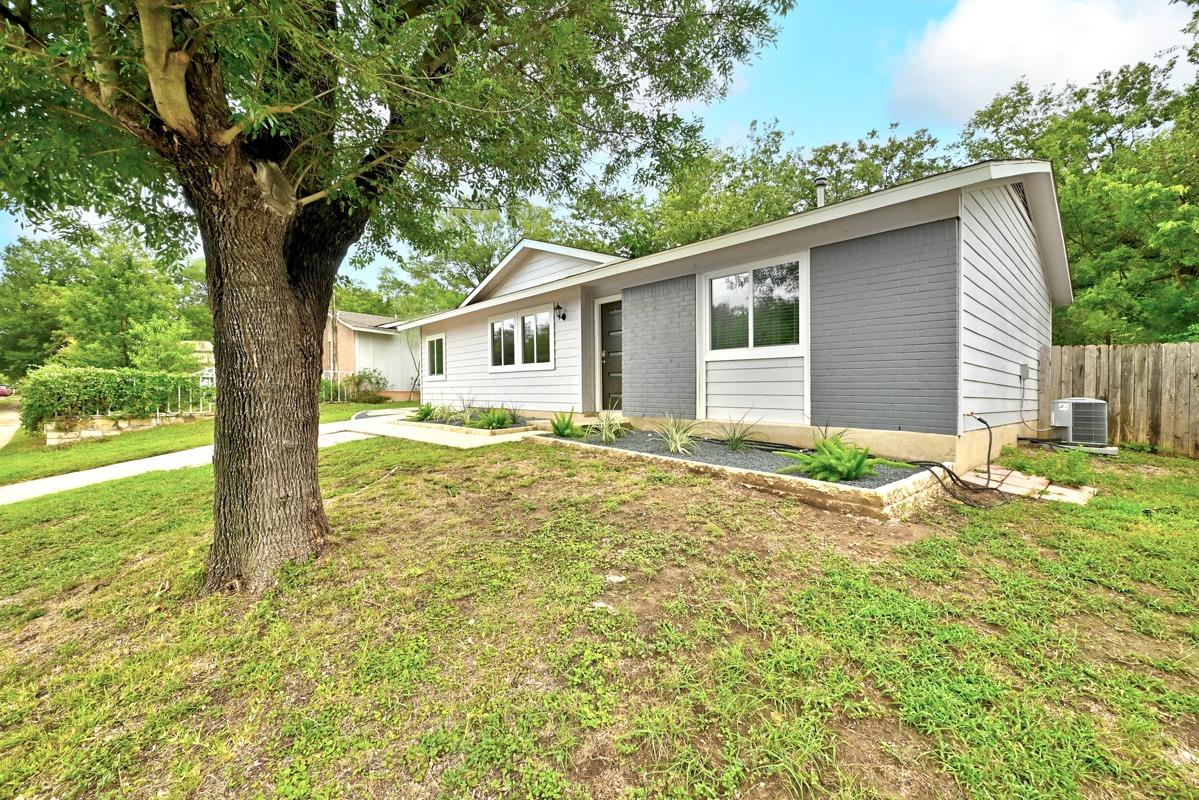 707 Great Britain Blvd Property Photo 2