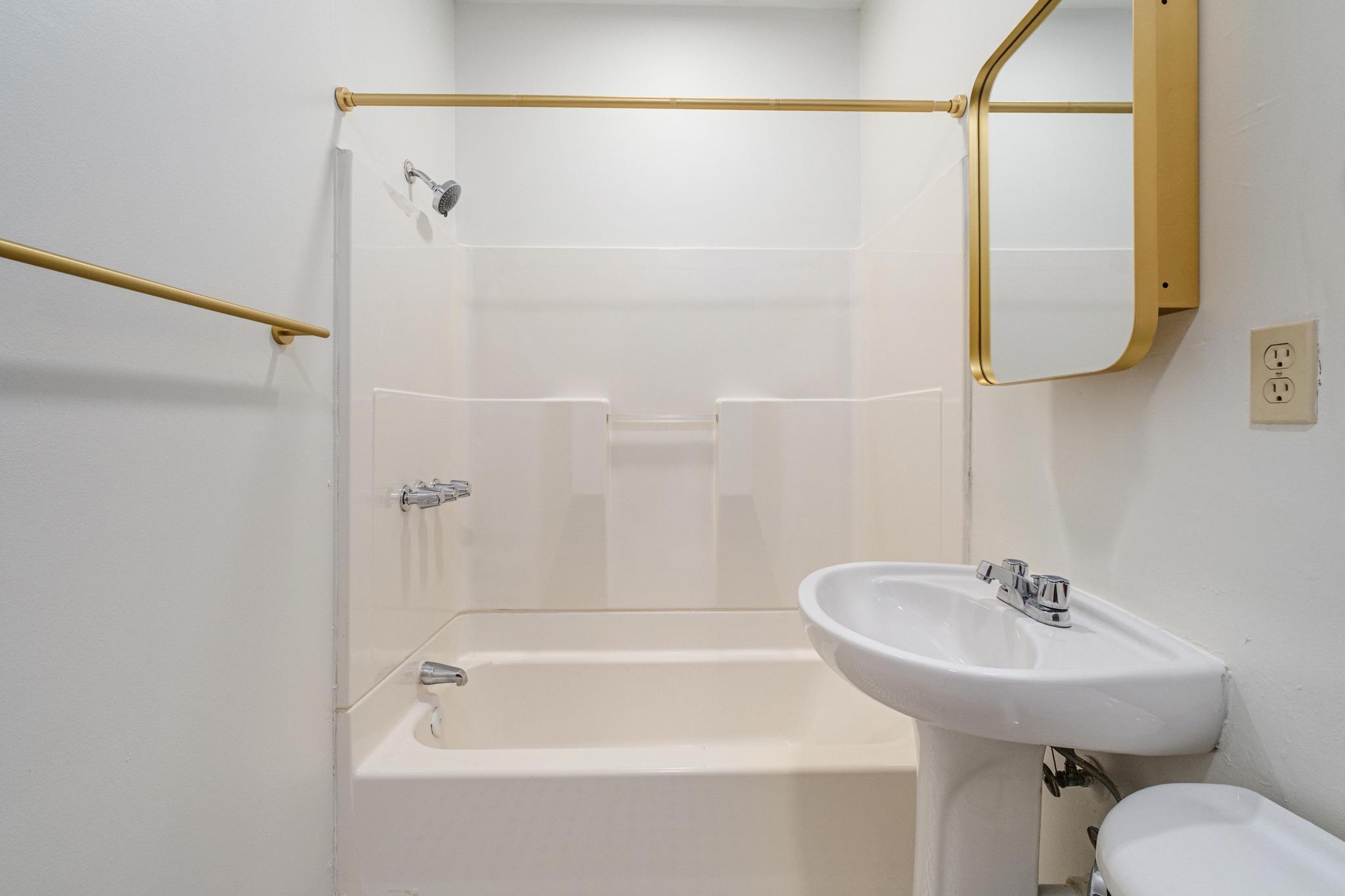 2012 Enfield Rd #unit B Property Photo 16