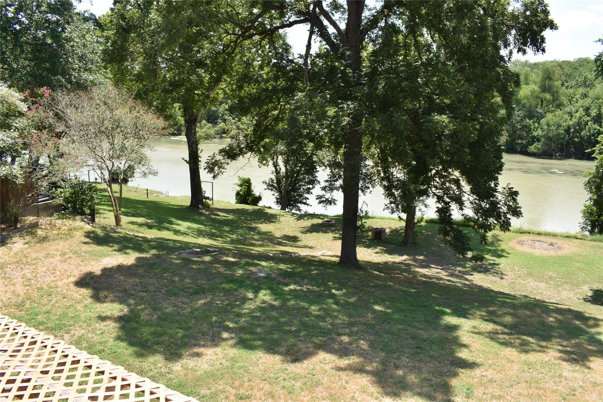 315 Riverwood Dr Property Photo 2