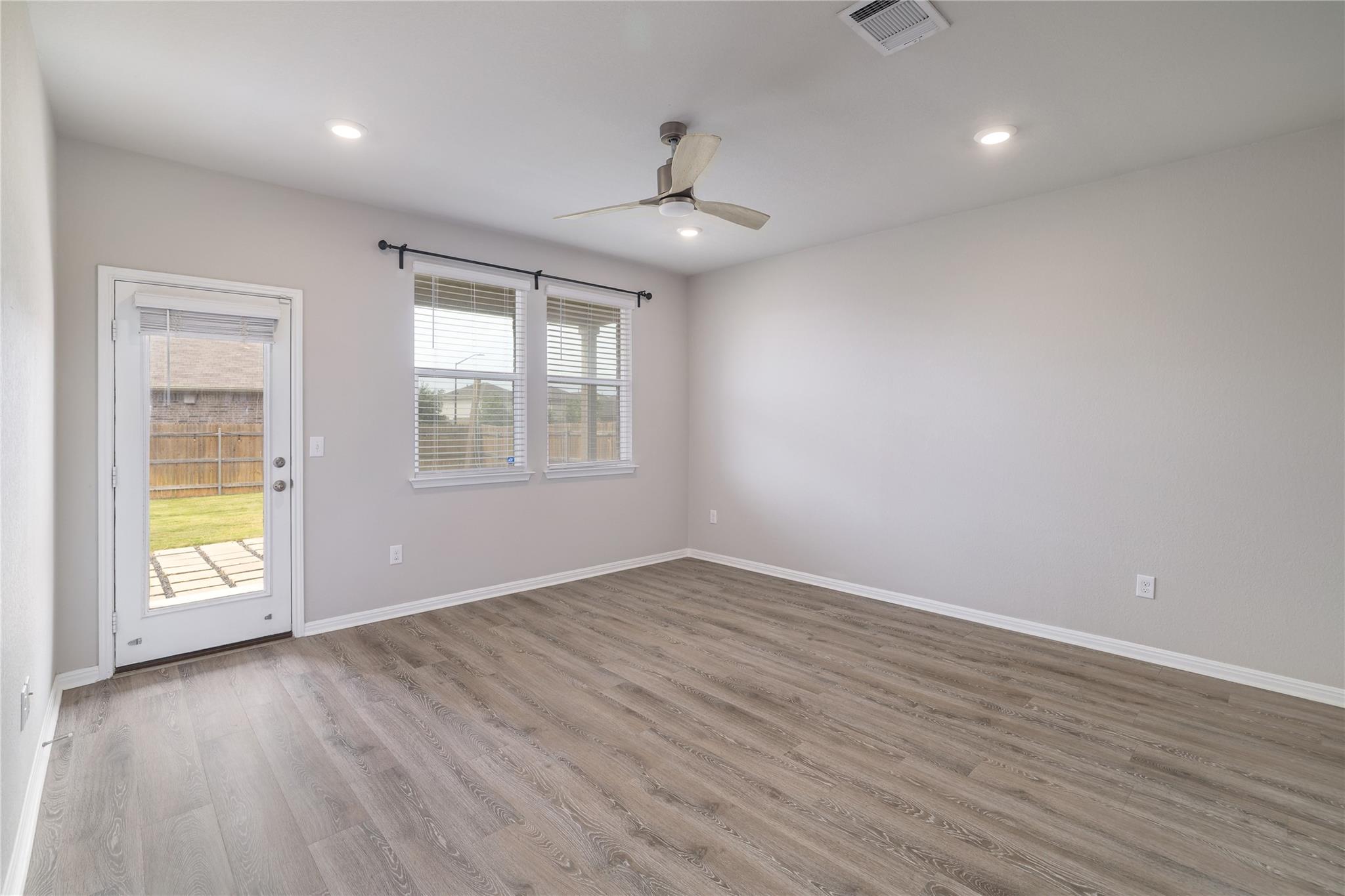 445 Shiner Ln Property Photo 14