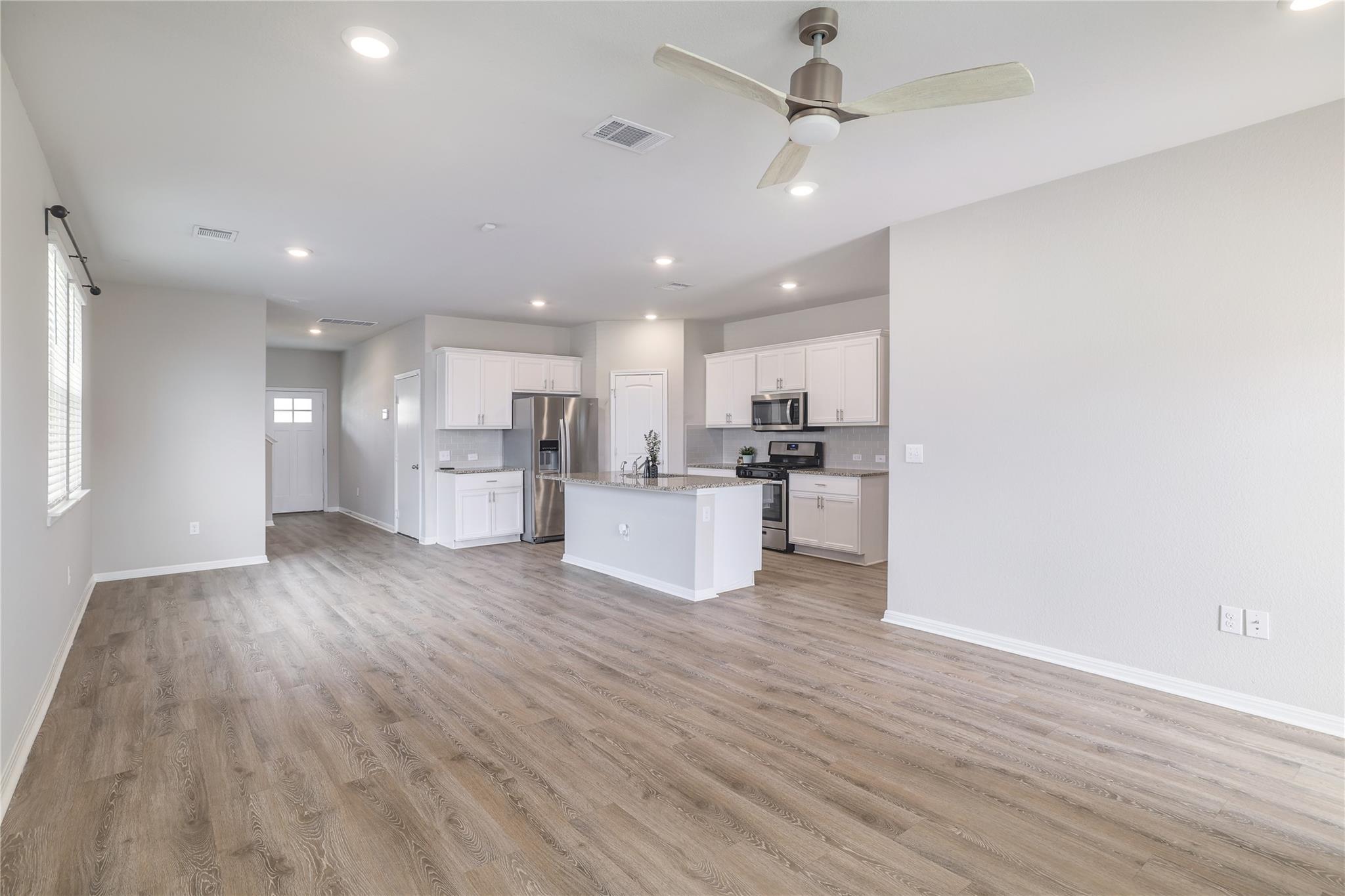 445 Shiner Ln Property Photo 15