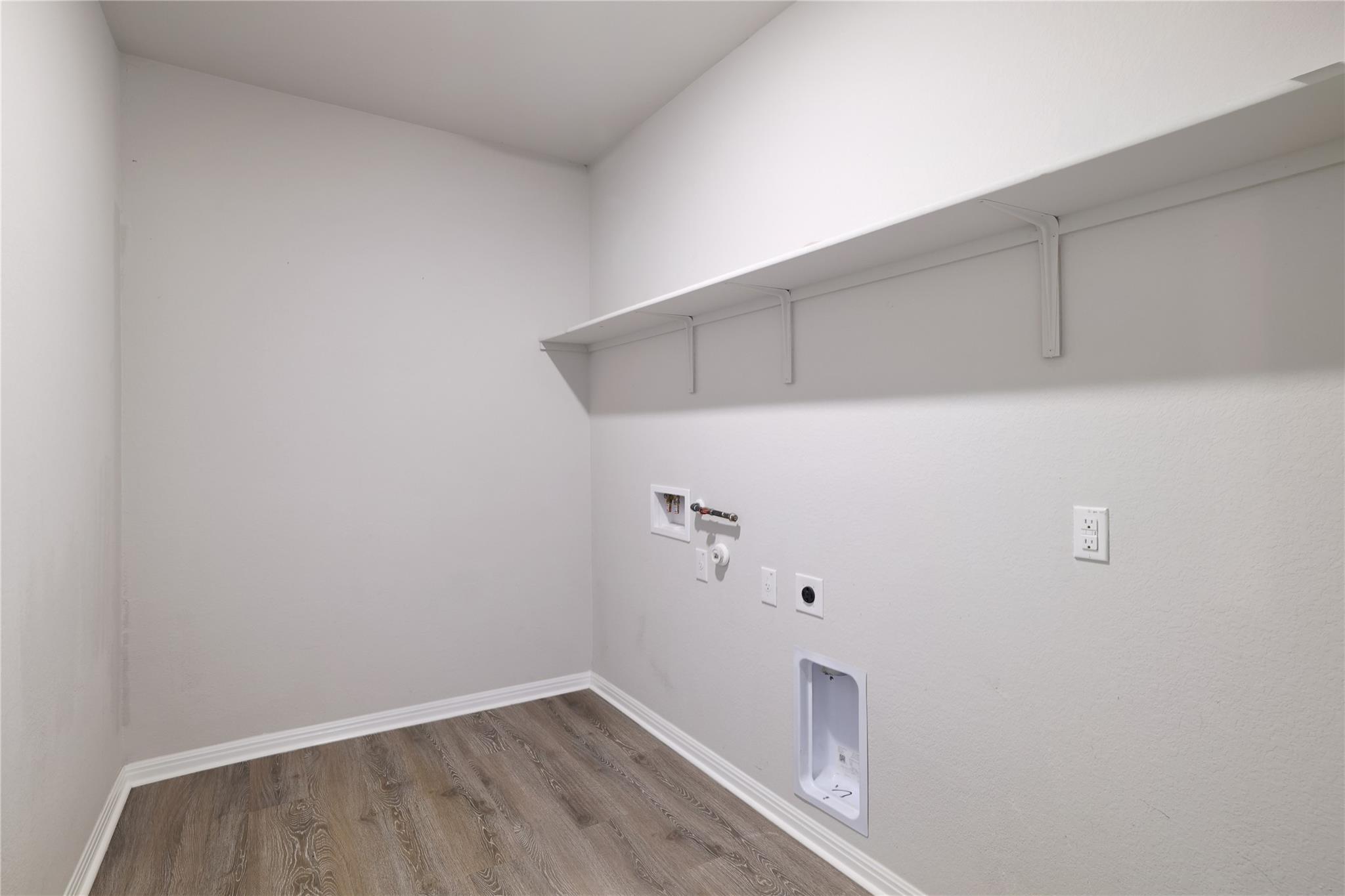 445 Shiner Ln Property Photo 18