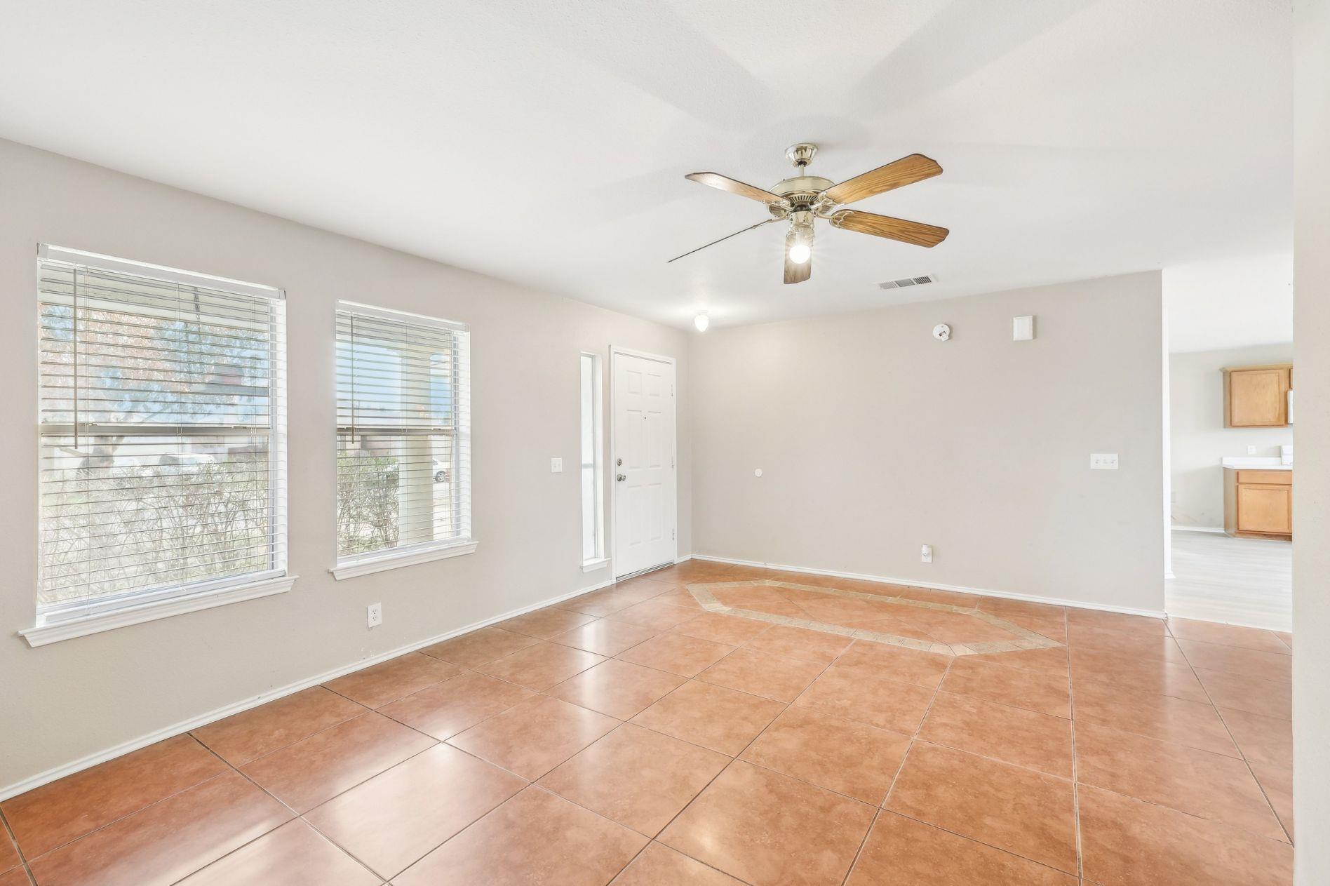 208 Challenger None Property Photo 3