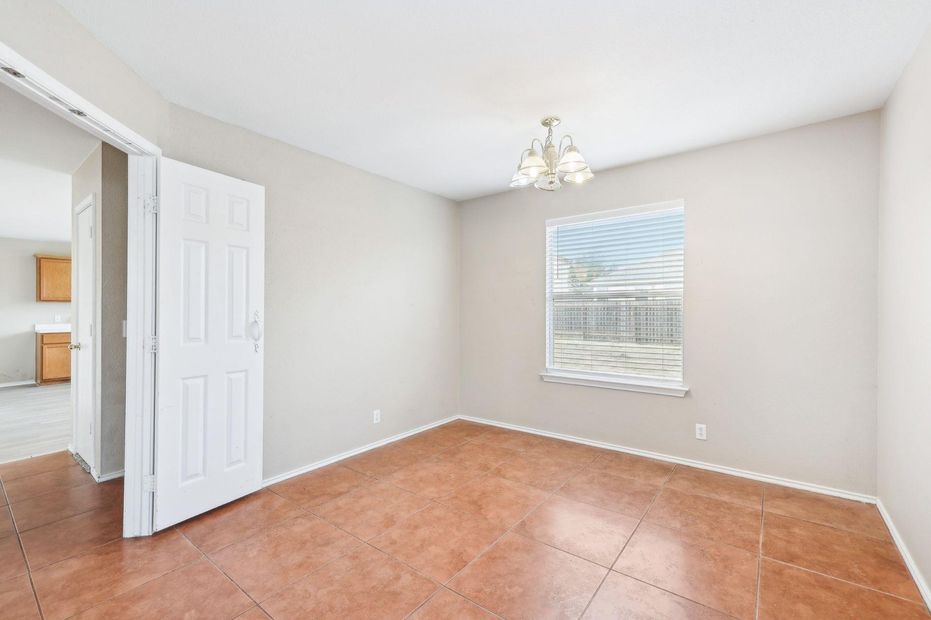 208 Challenger None Property Photo 4