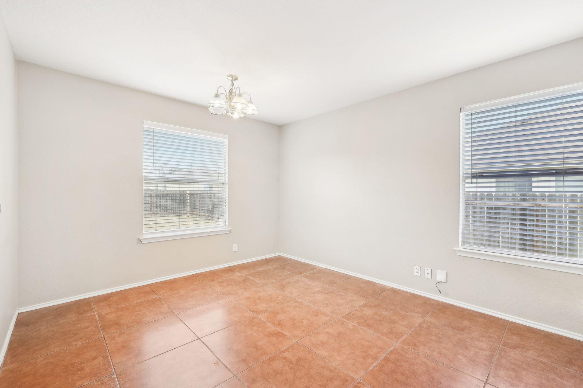 208 Challenger None Property Photo 5