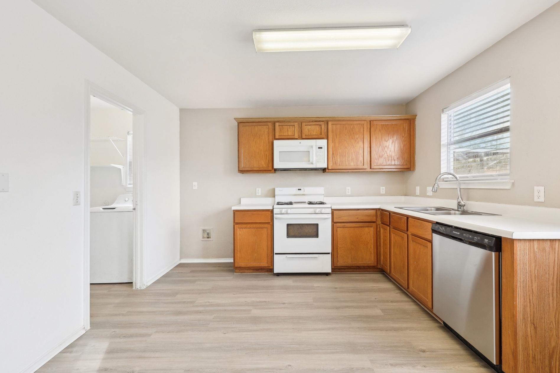 208 Challenger None Property Photo 8