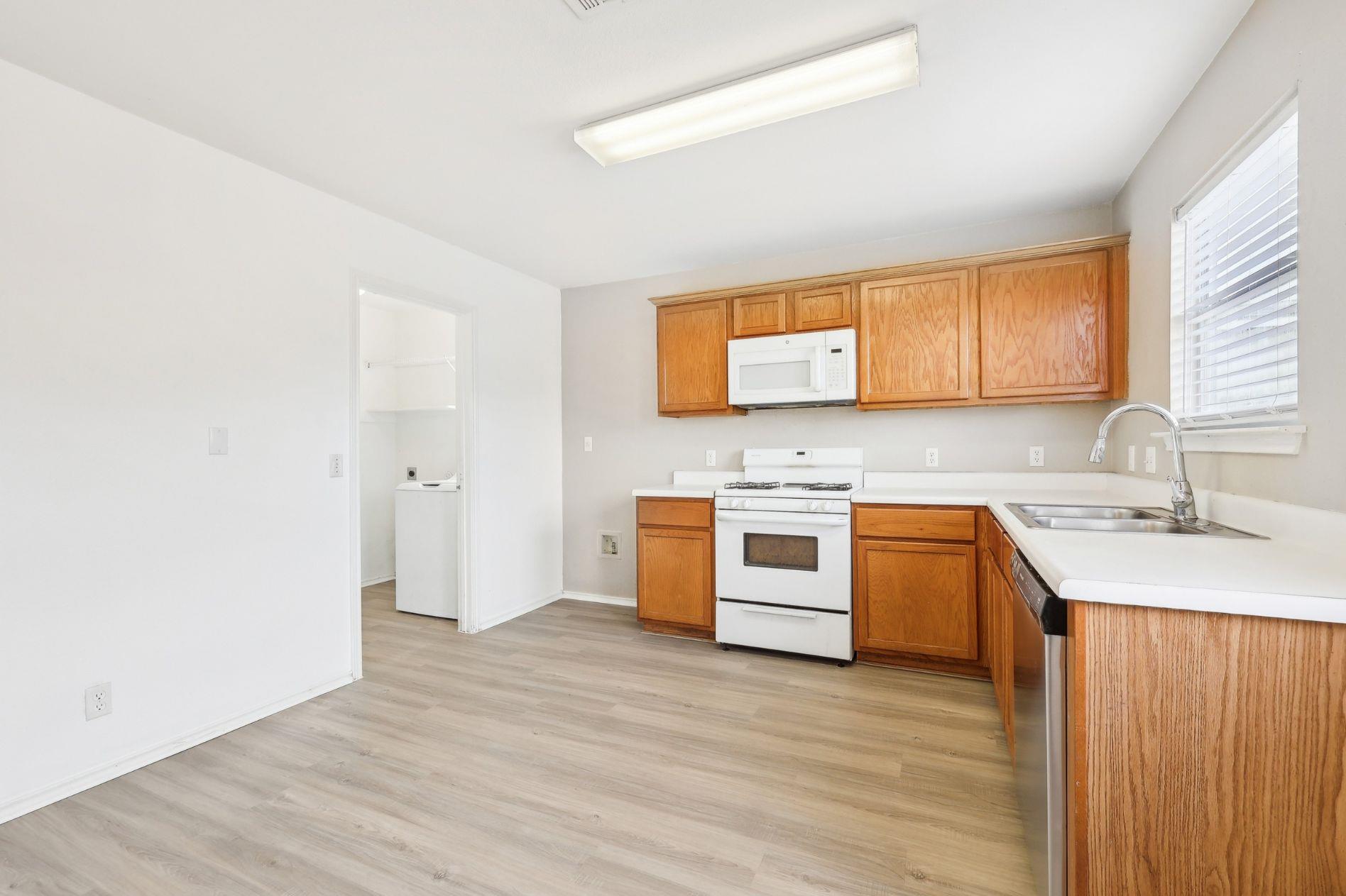 208 Challenger None Property Photo 10