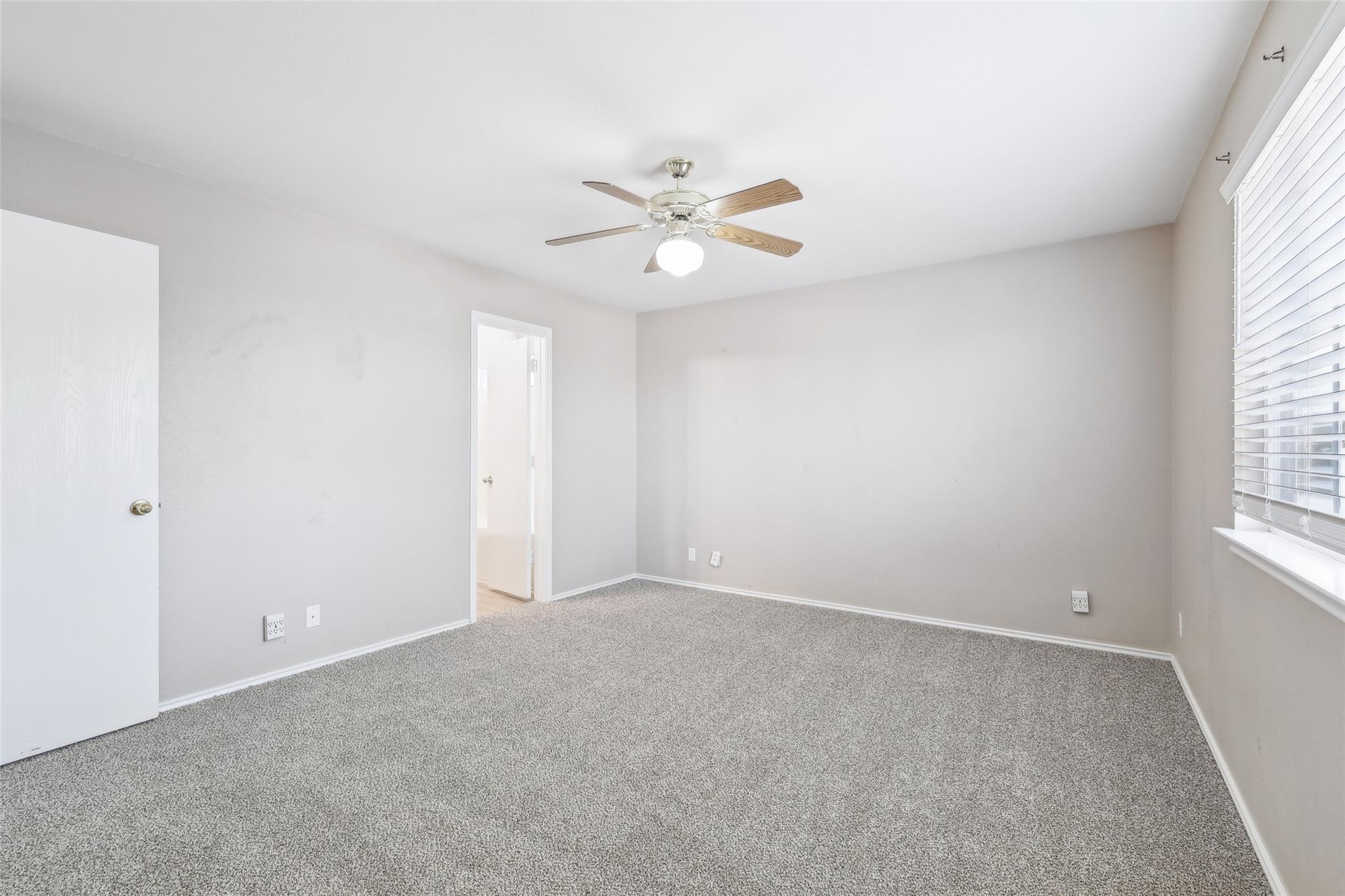 208 Challenger None Property Photo 18