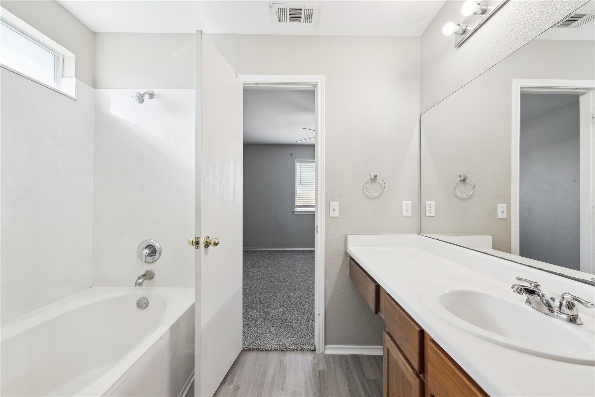 208 Challenger None Property Photo 23
