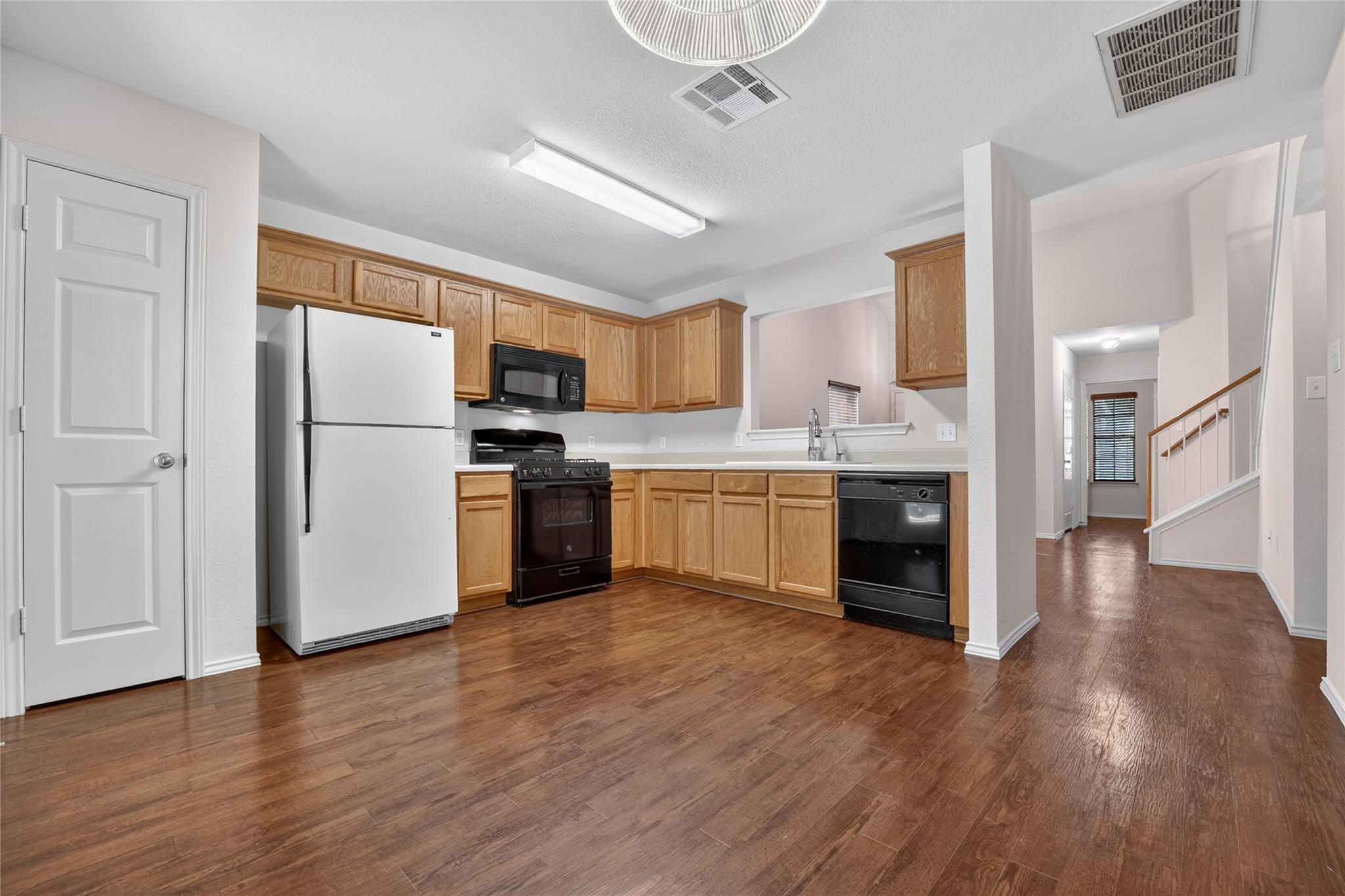 1898 Wallin Loop Loop Property Photo 12