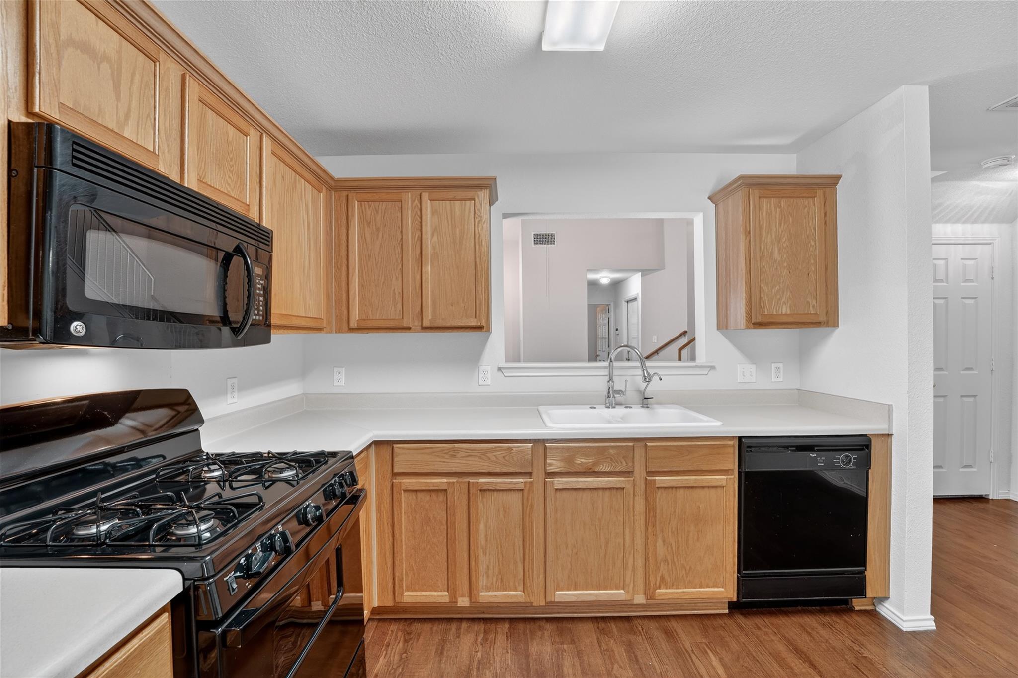 1898 Wallin Loop Loop Property Photo 13