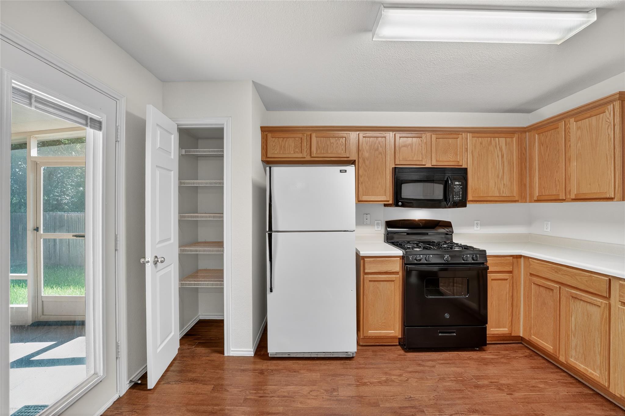1898 Wallin Loop Loop Property Photo 14