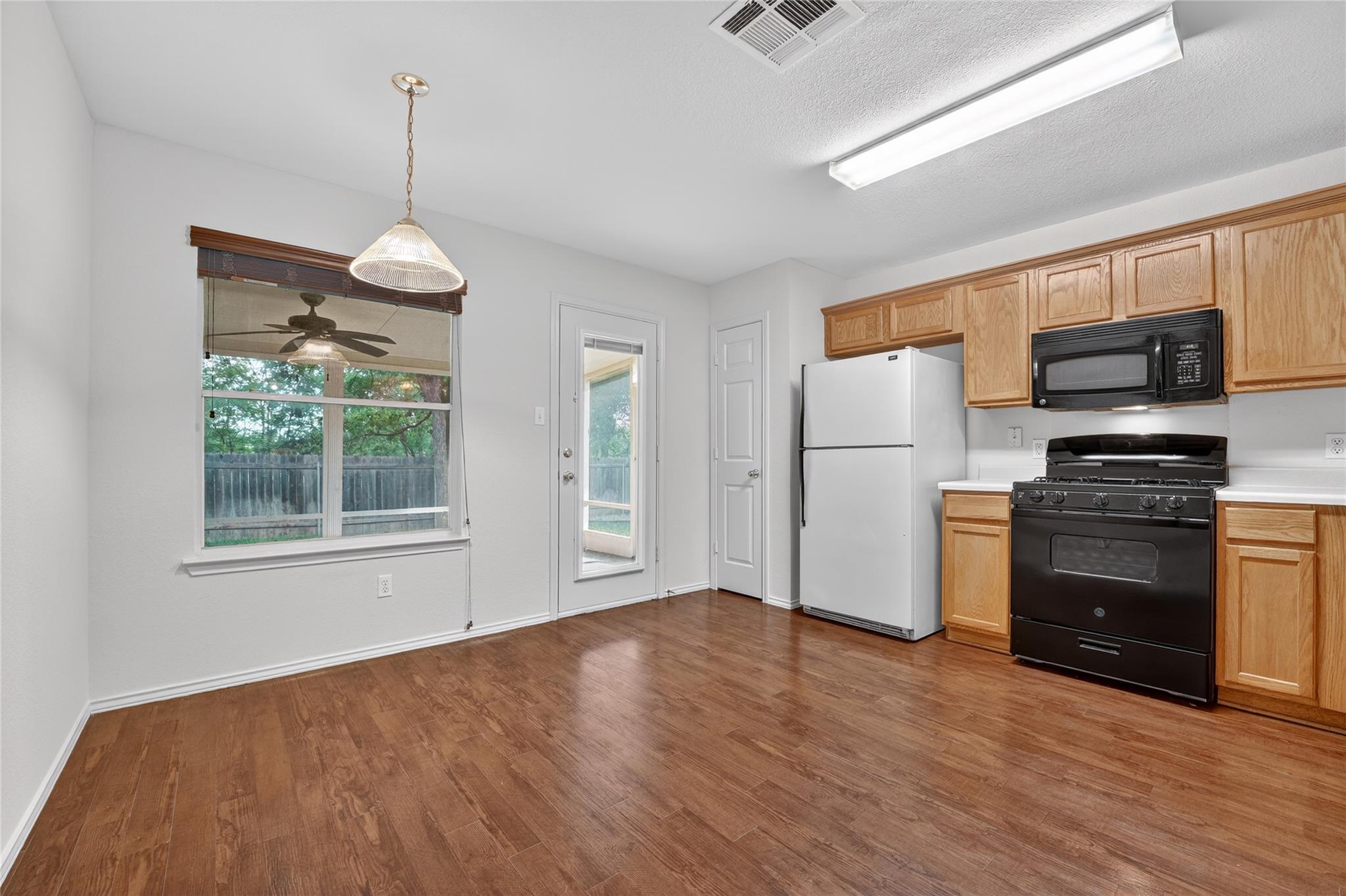 1898 Wallin Loop Loop Property Photo 16