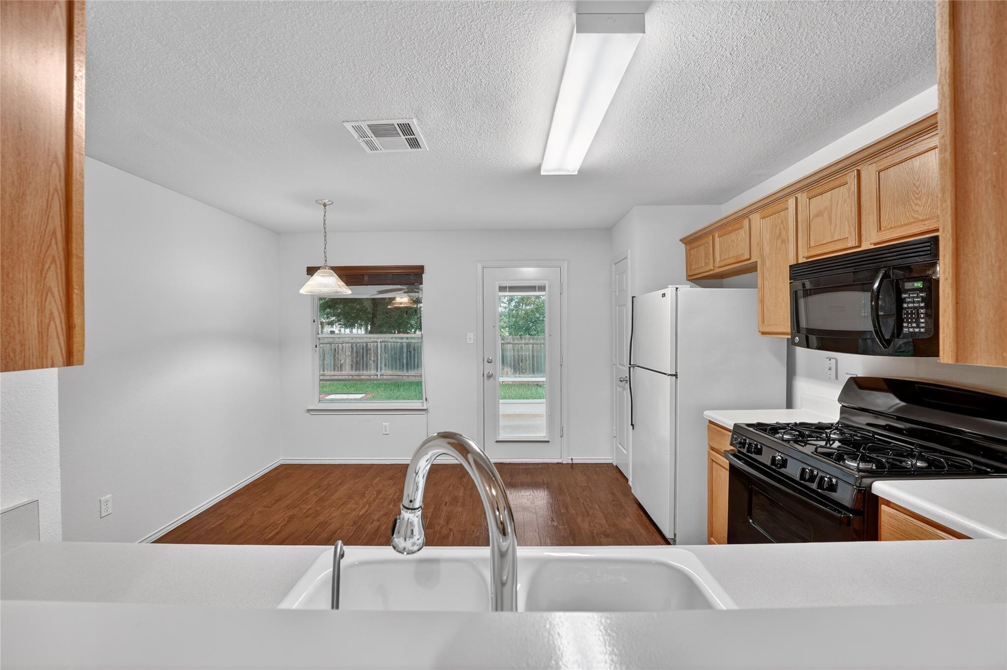 1898 Wallin Loop Loop Property Photo 17