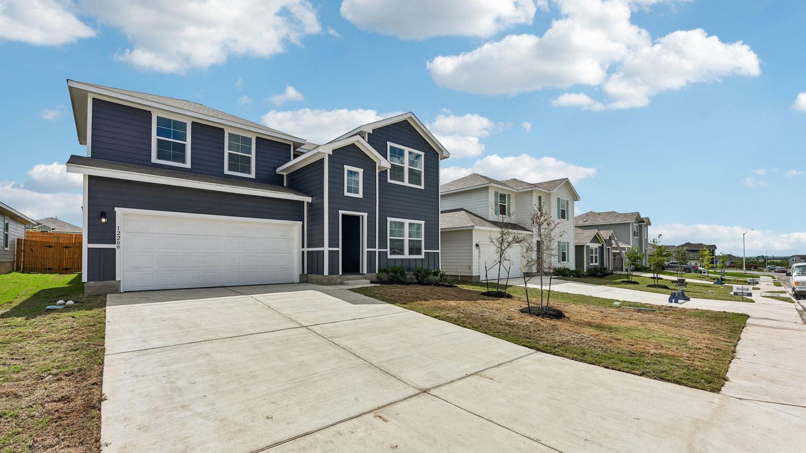 12209 Silverton Tree Bnd Property Photo 3