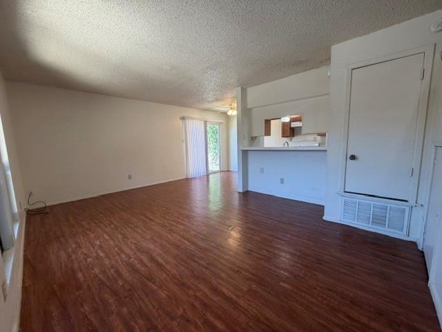 1103 Marlton St Property Photo 4