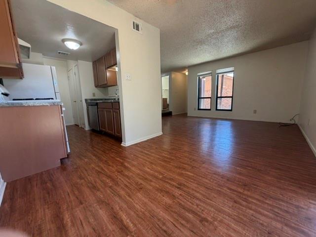 1103 Marlton St Property Photo 5