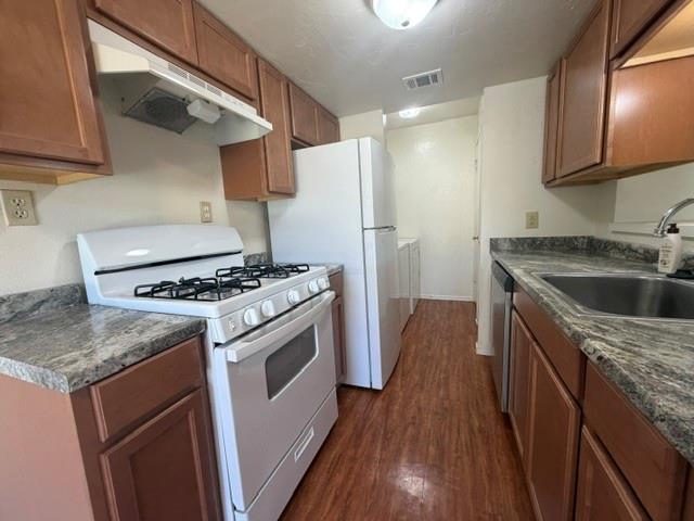 1103 Marlton St Property Photo 6