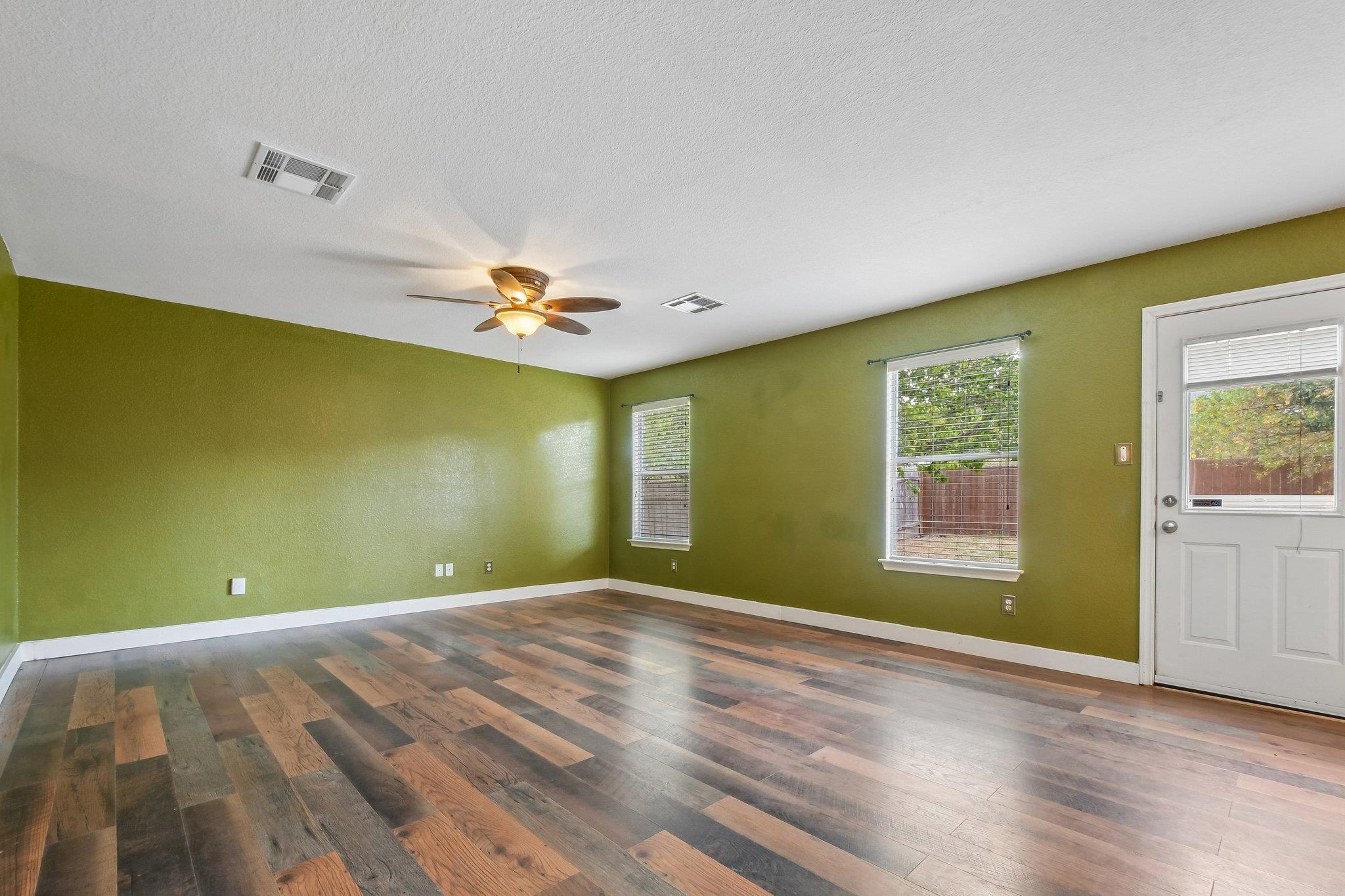 263 Quarter Ave Property Photo 6
