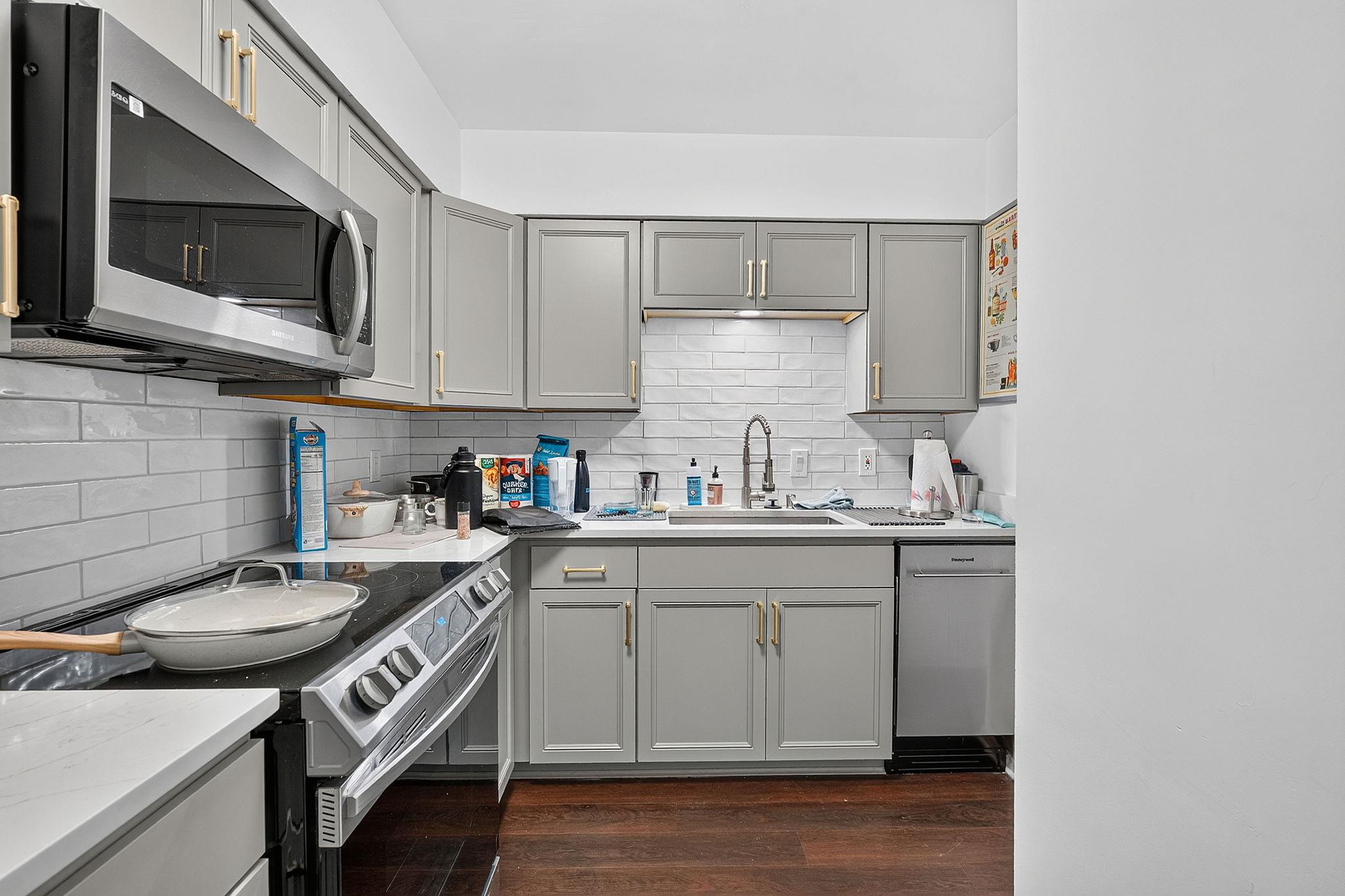 2408 Longview St #109 Property Photo 1
