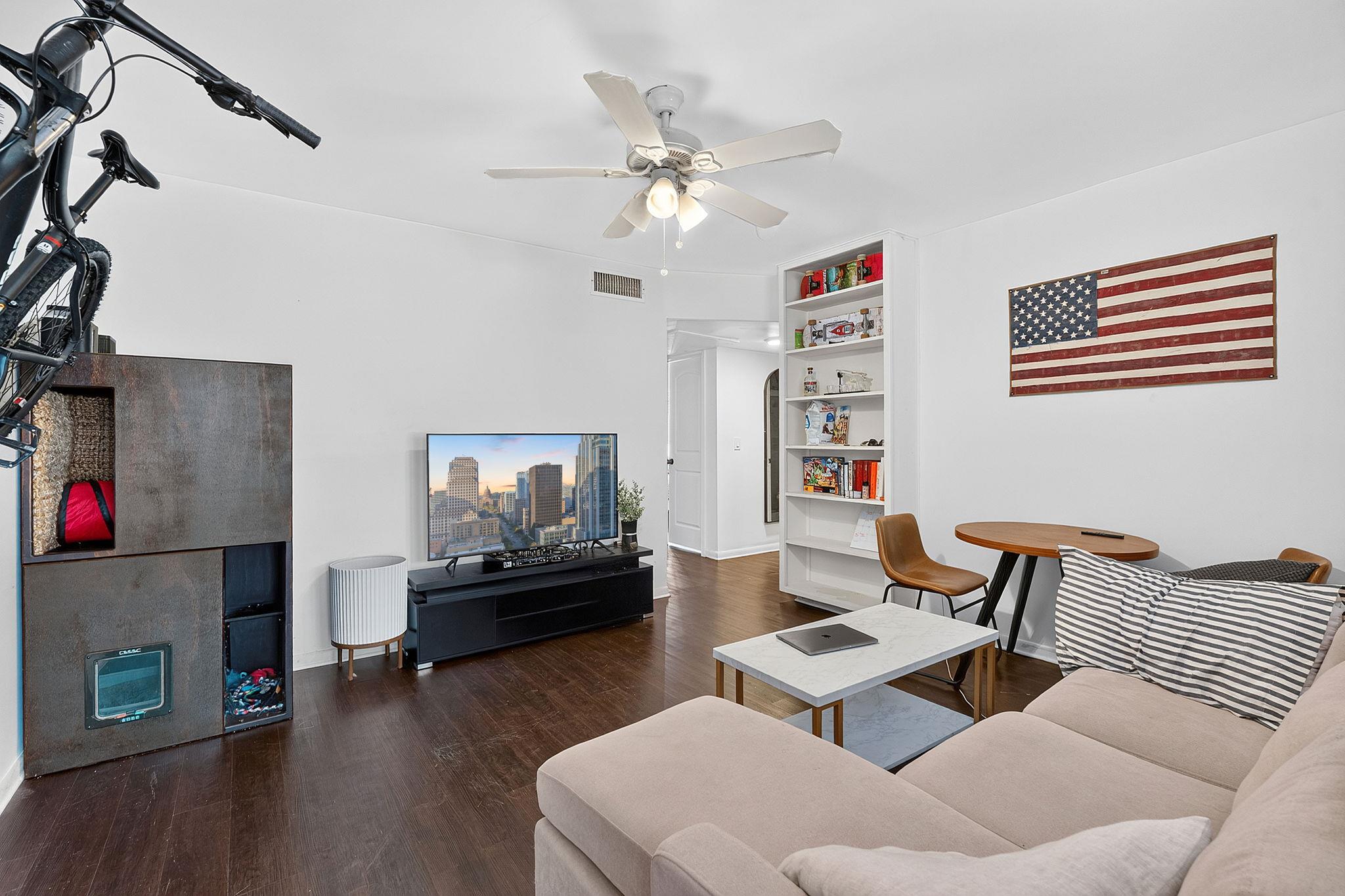 2408 Longview St #109 Property Photo 6