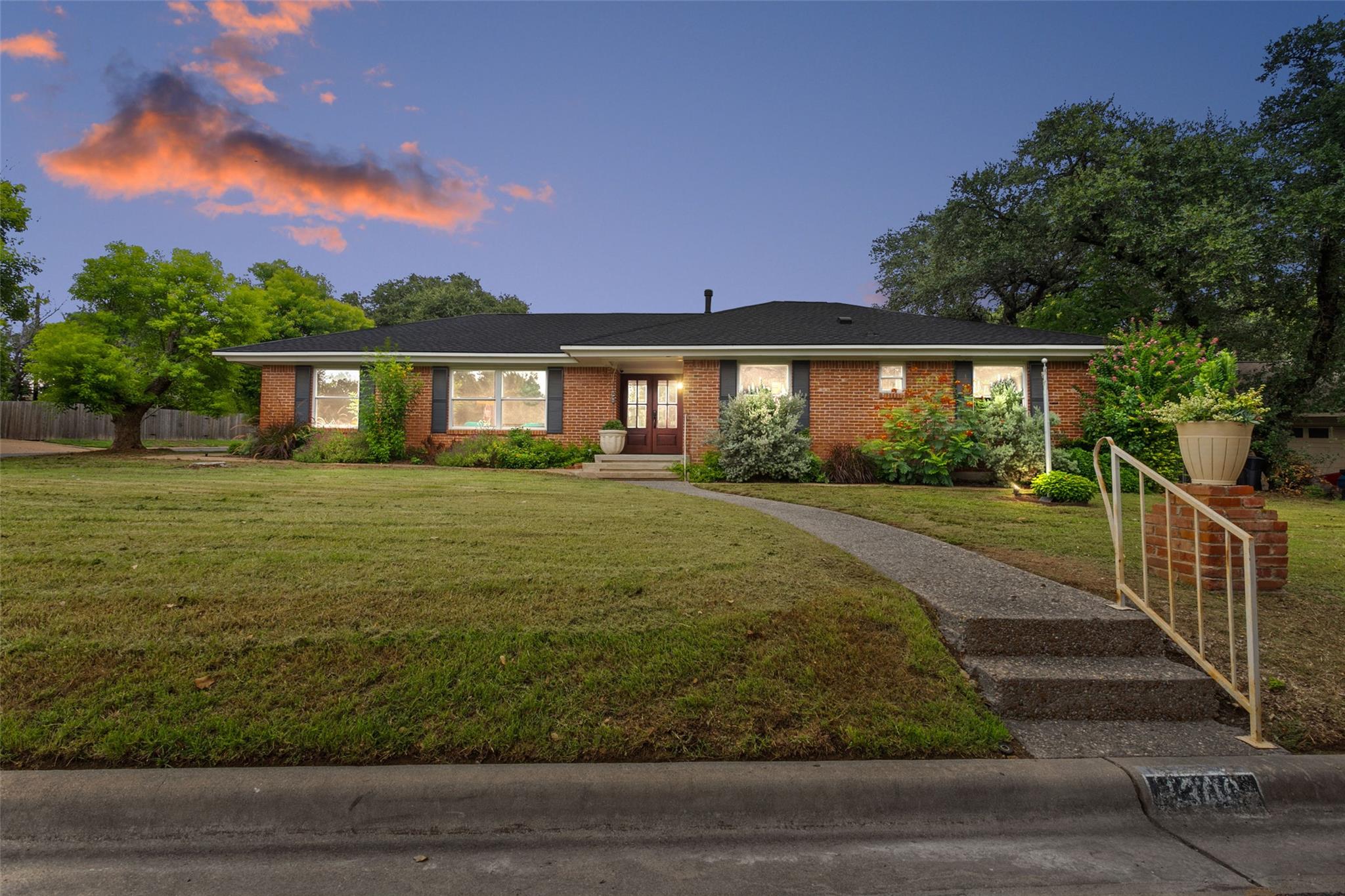 1308 Cardinal Hill Cir Property Photo 1