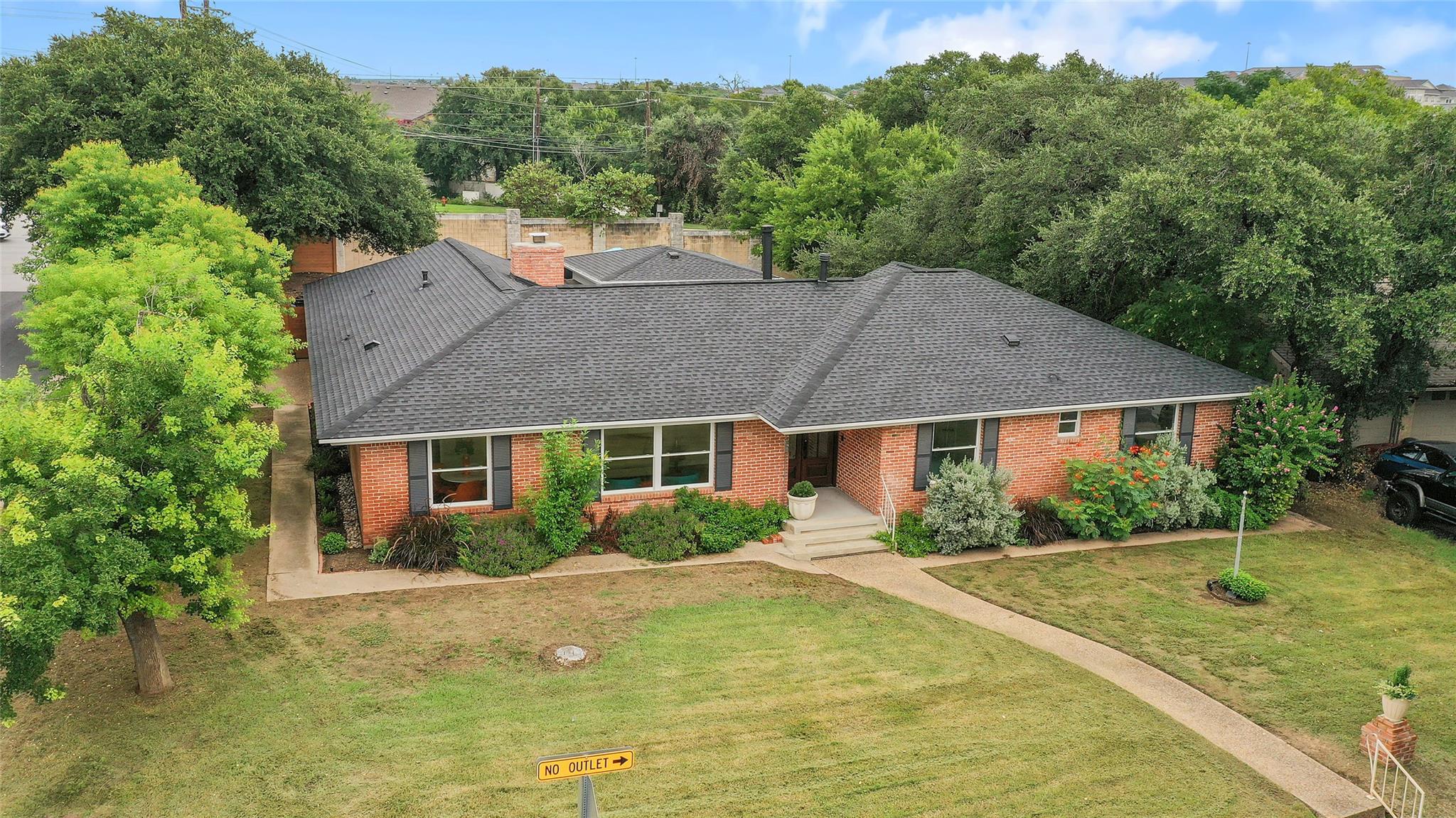 1308 Cardinal Hill Cir Property Photo 4