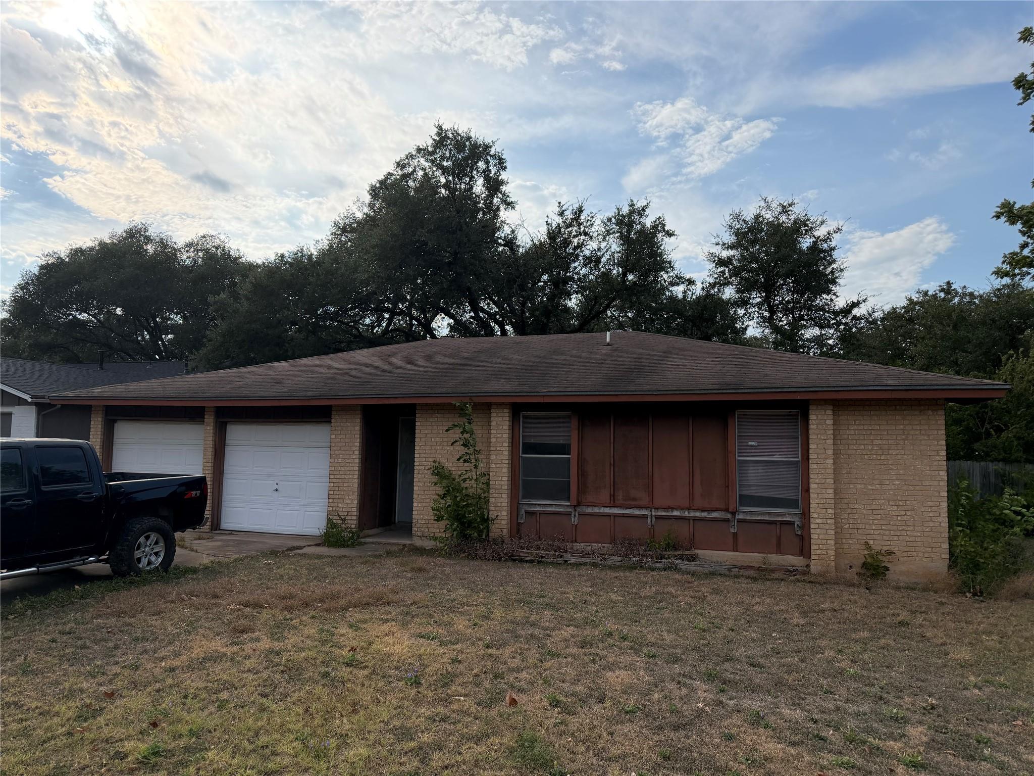 7704 Woodcroft Dr Property Photo 1