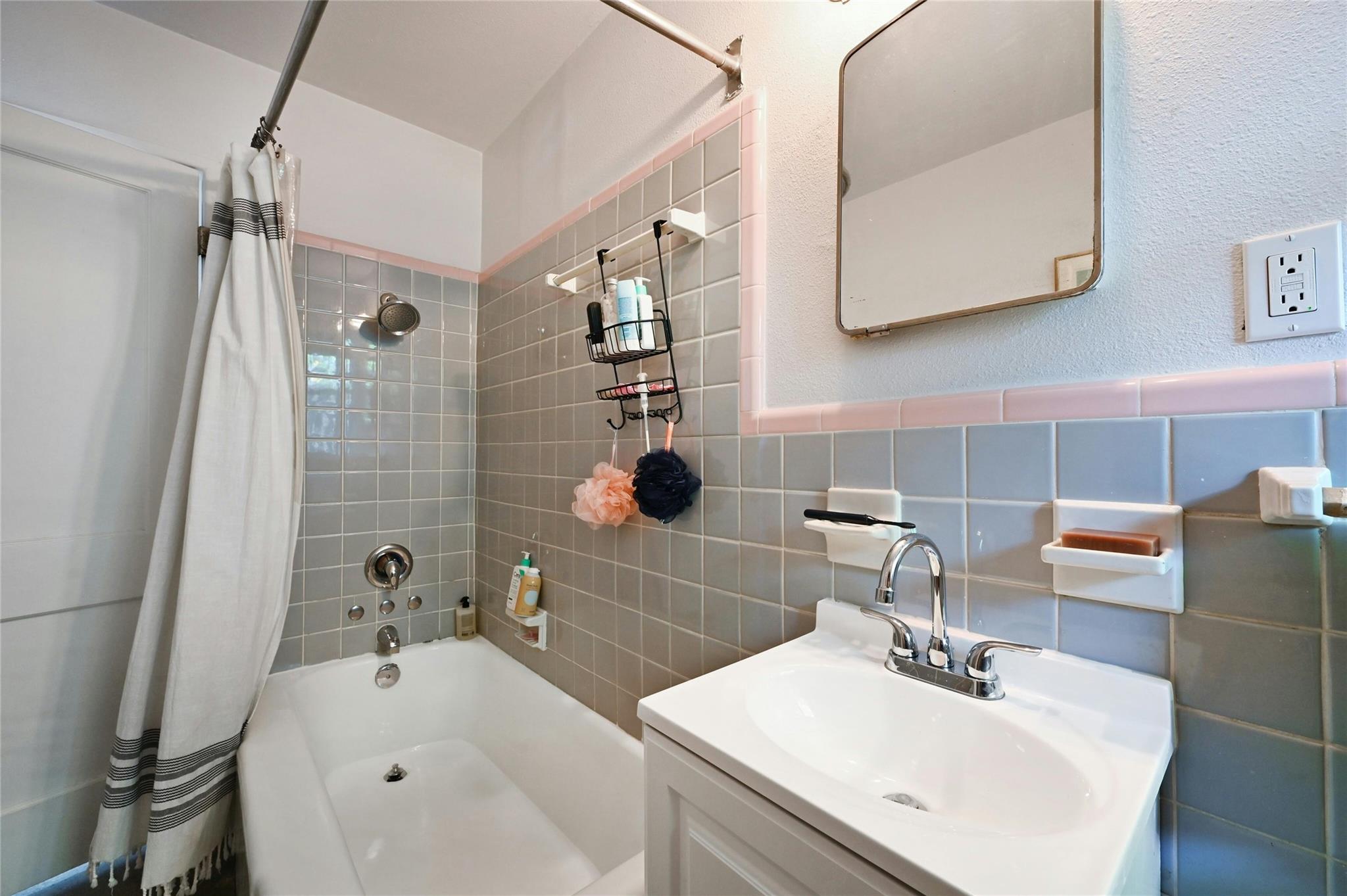 1513 Corona Dr Property Photo 17