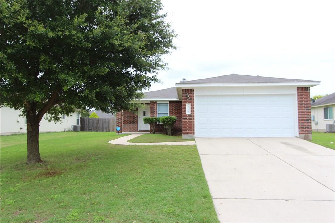 215 Jennifer Ln Property Photo 1