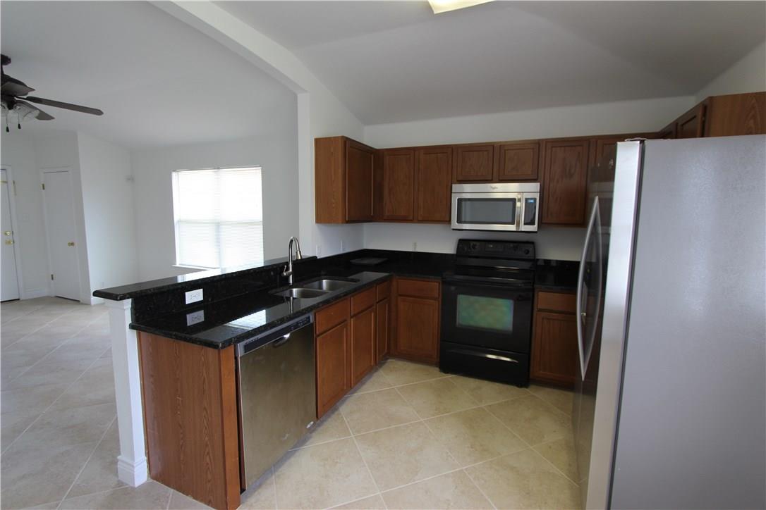 215 Jennifer Ln Property Photo 5