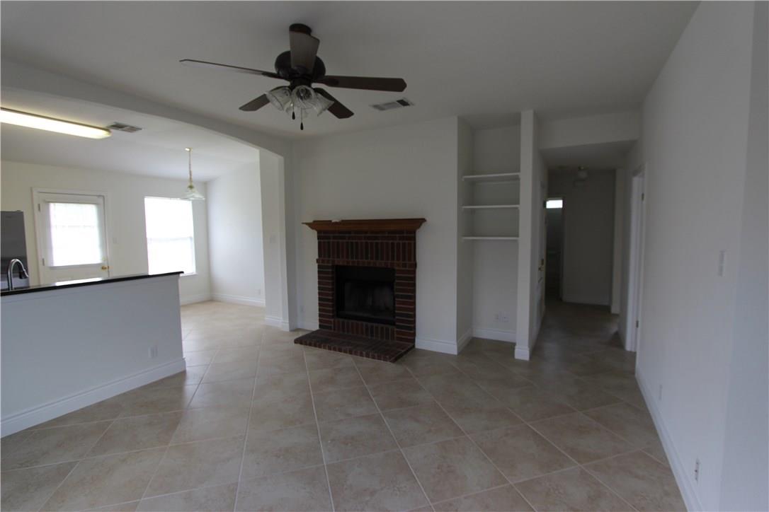 215 Jennifer Ln Property Photo 7
