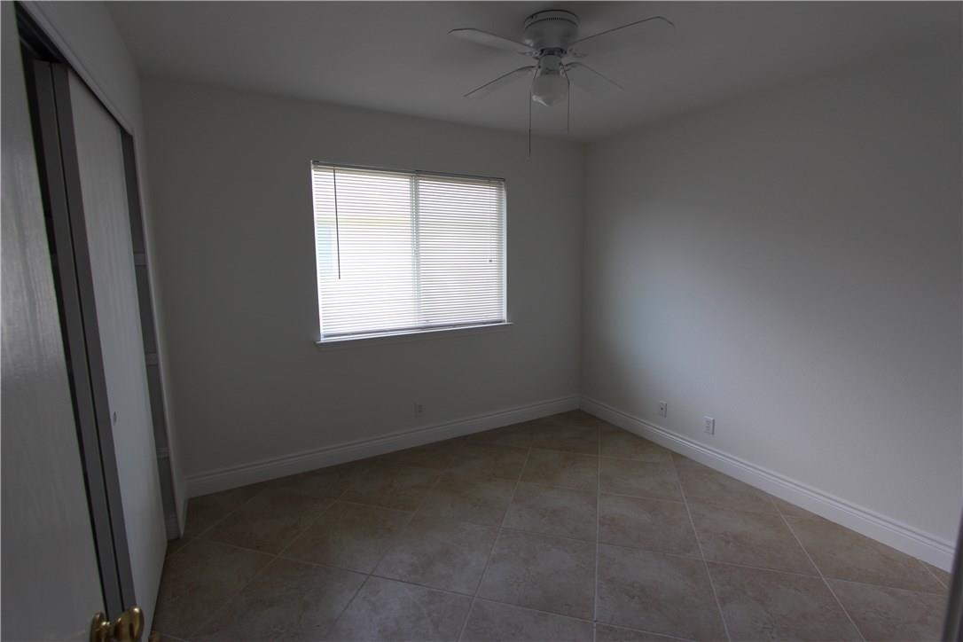 215 Jennifer Ln Property Photo 10