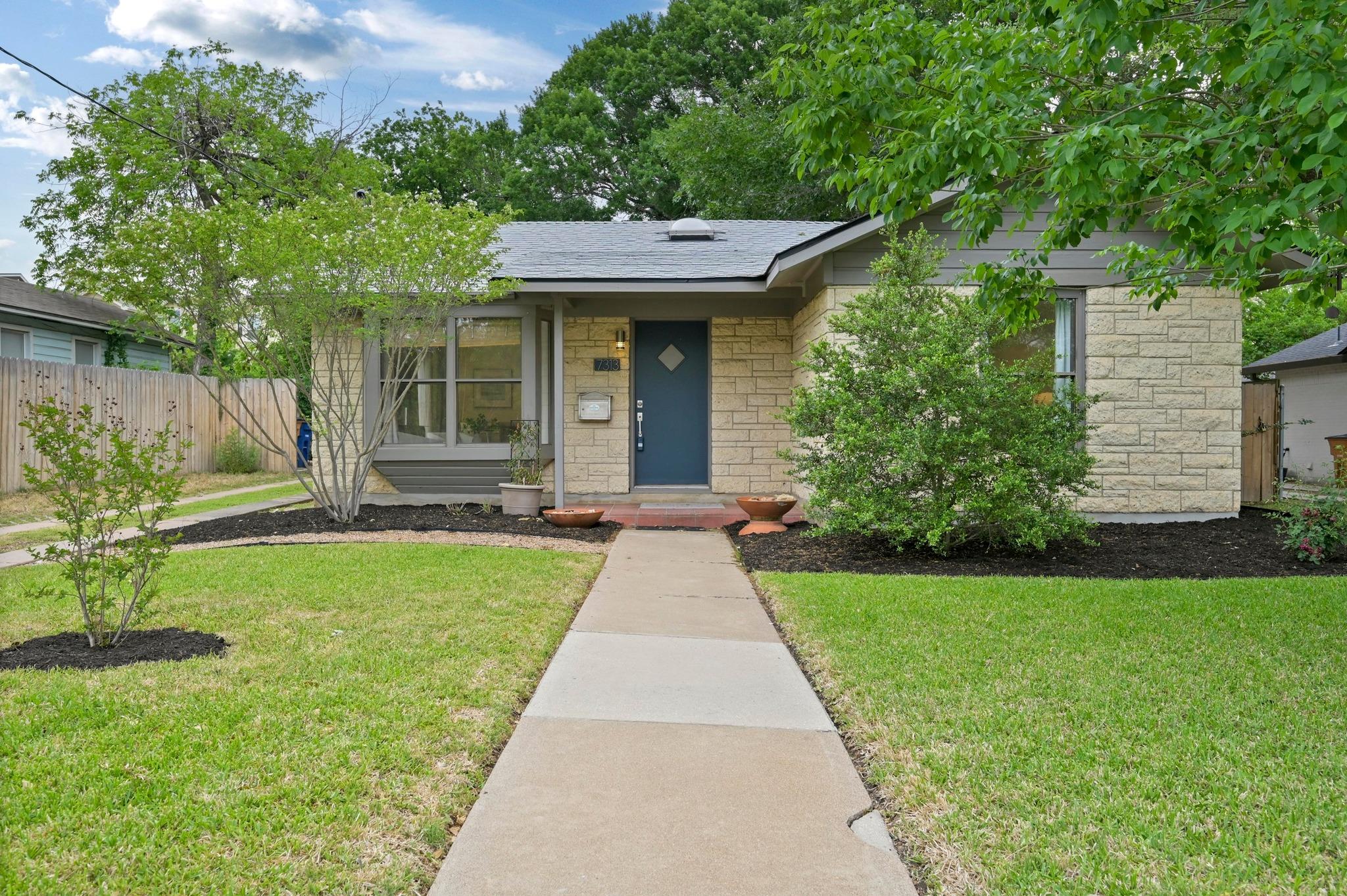 7313 Grover Ave Property Photo