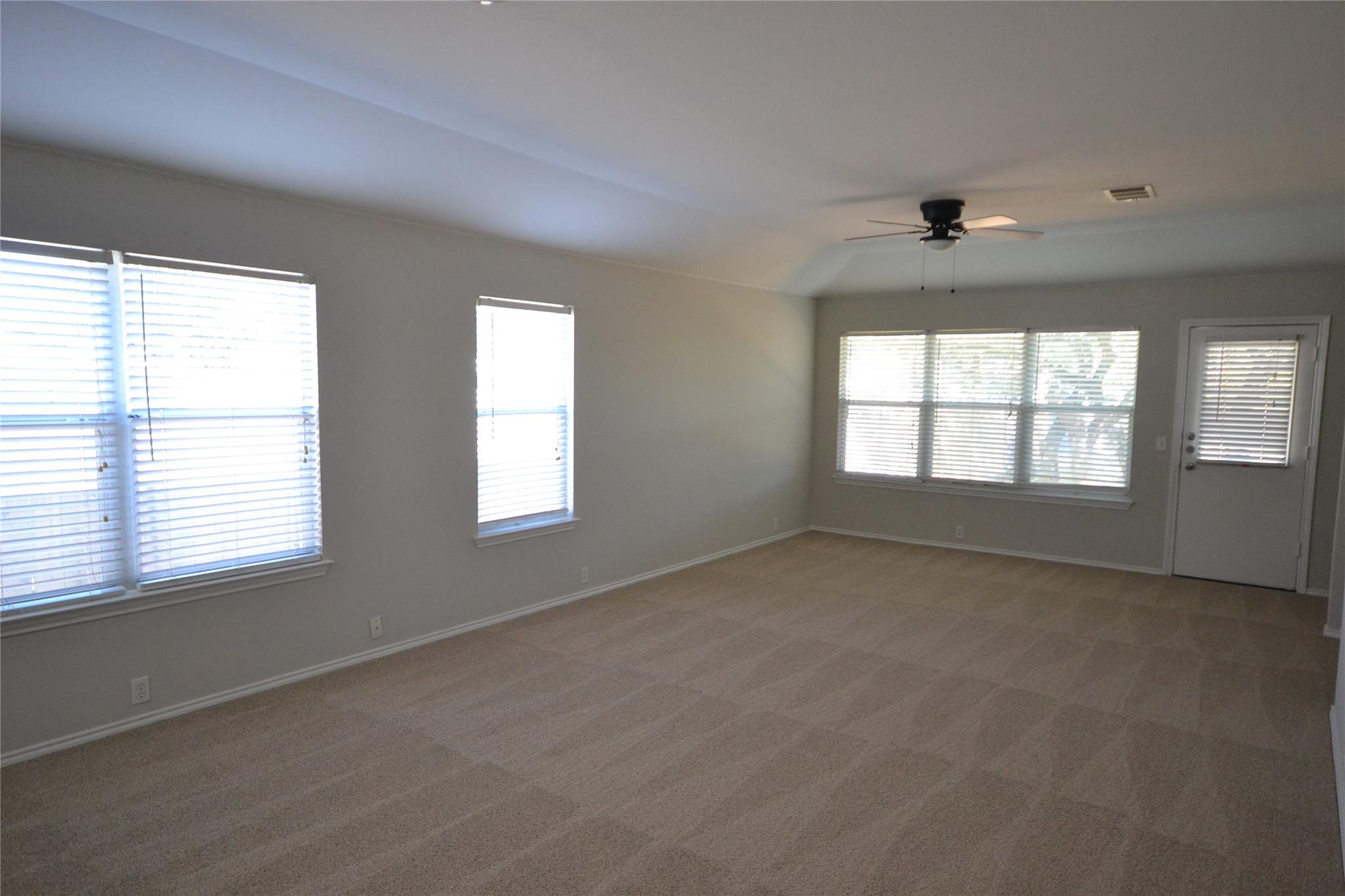 2106 Kane Cv Property Photo 8