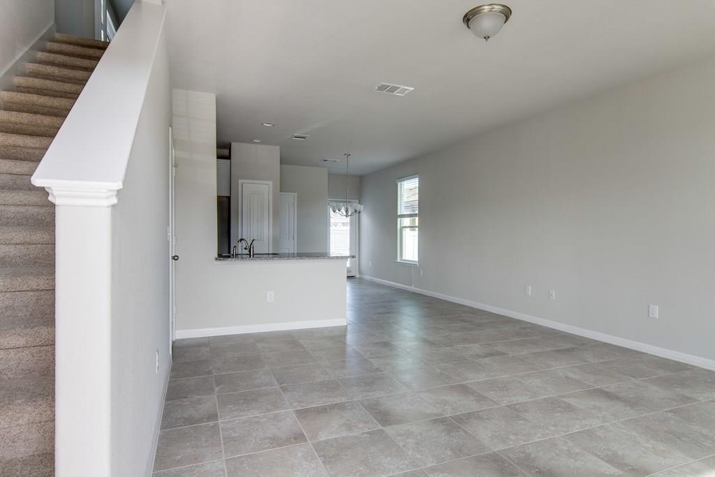 18404 Cumberland Gap Blvd Property Photo 5
